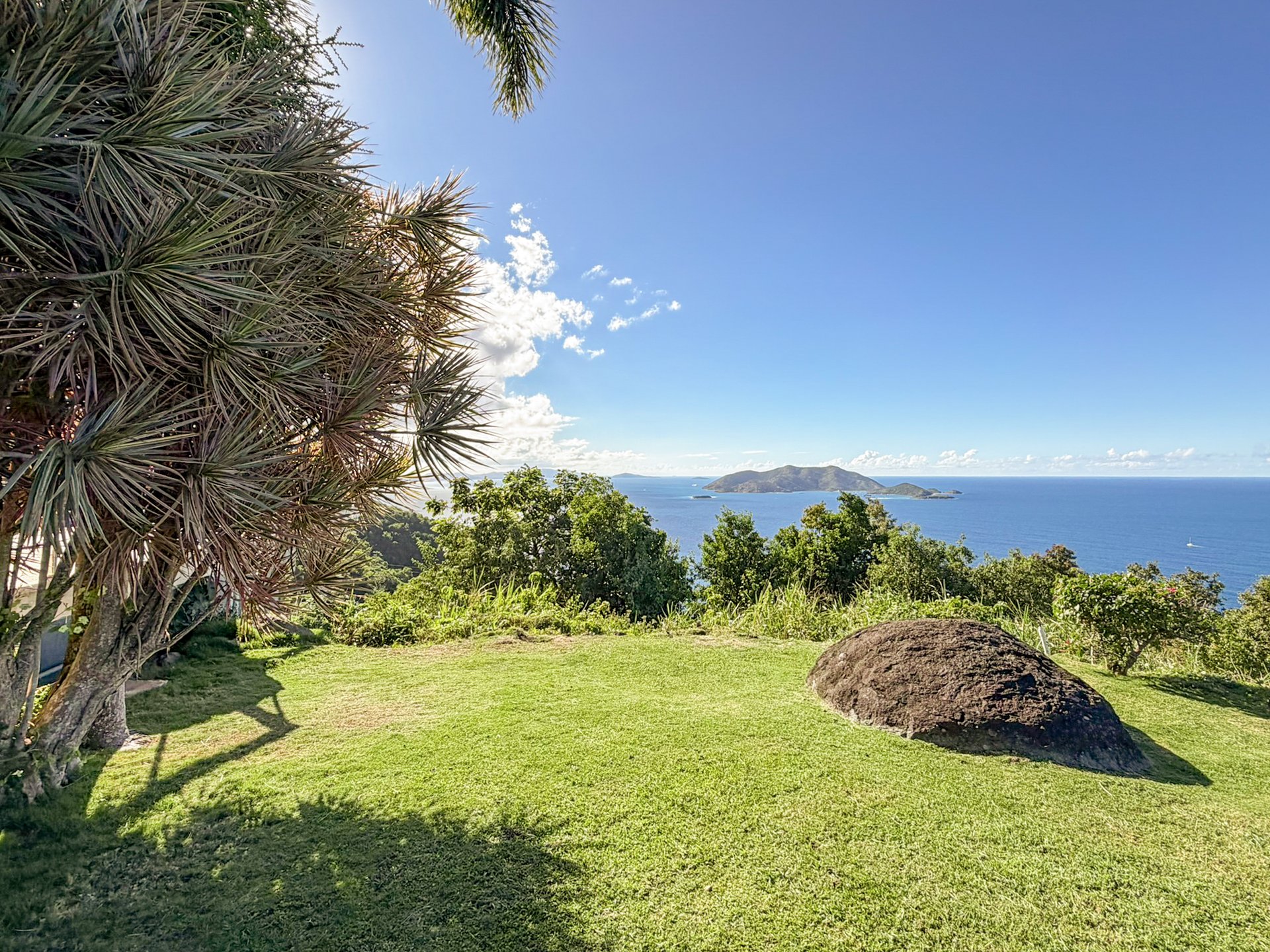 1105 Villa Botanica