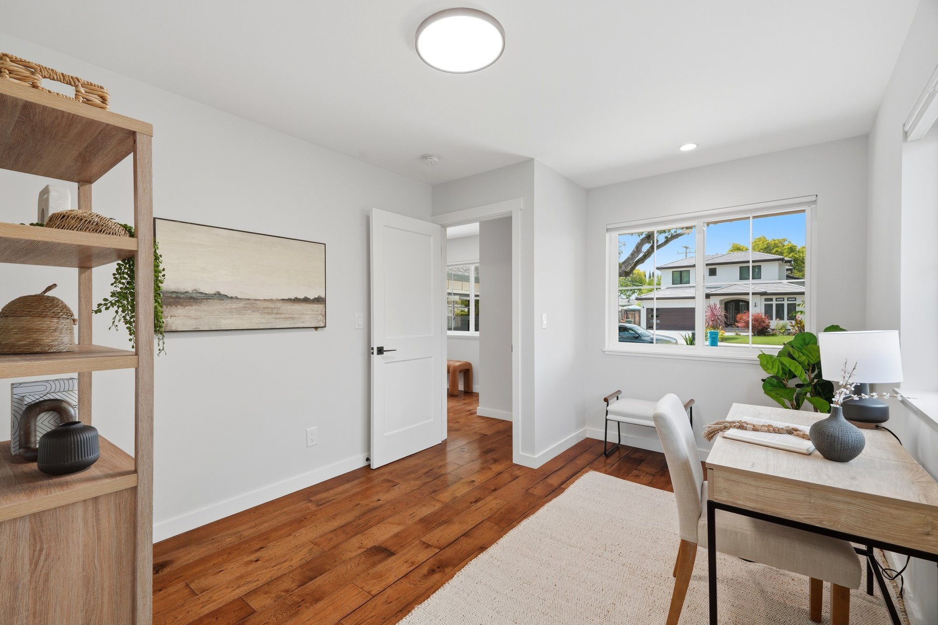 2133 Santa Cruz AVE