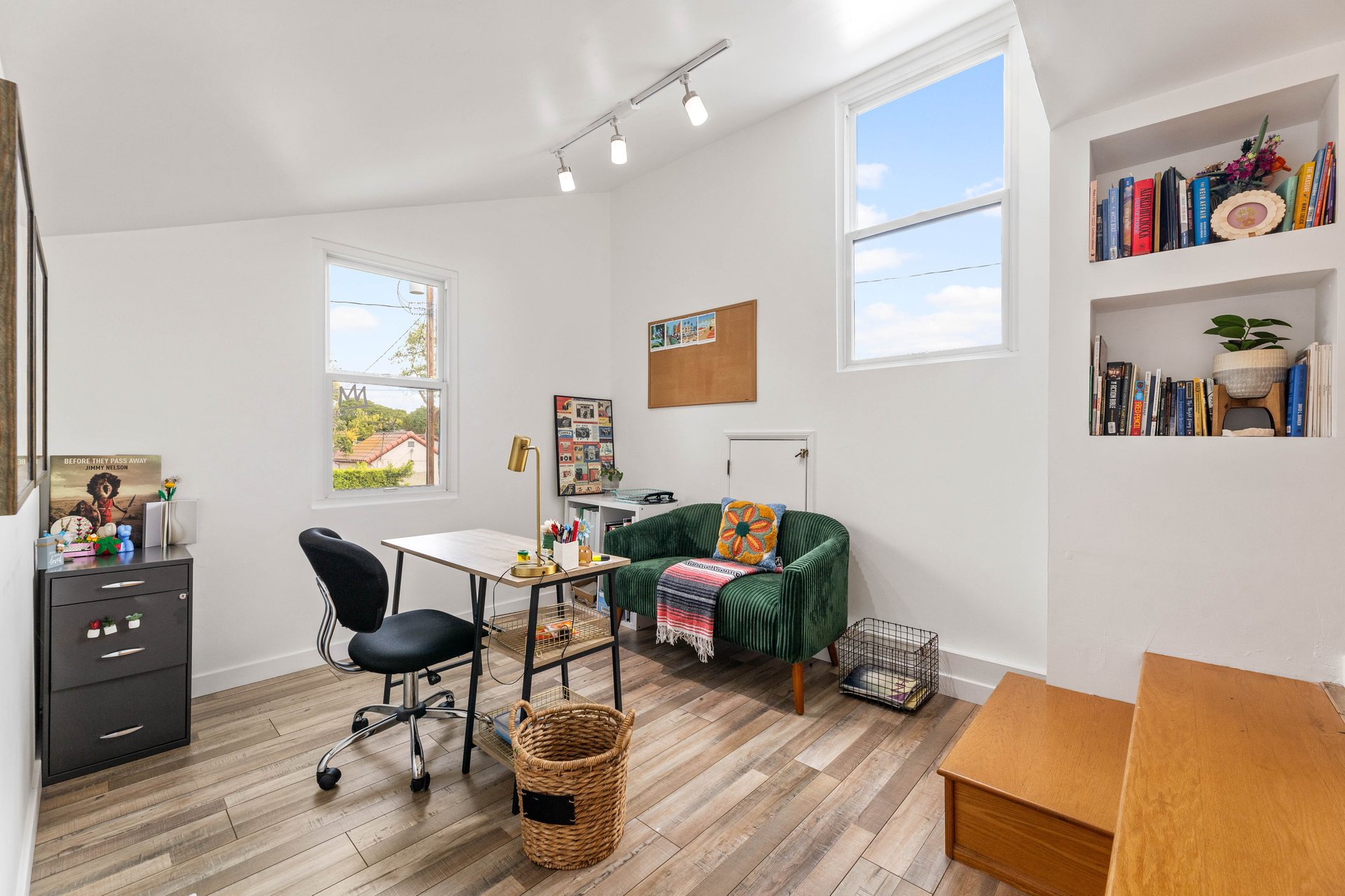 N Florence St, 91505