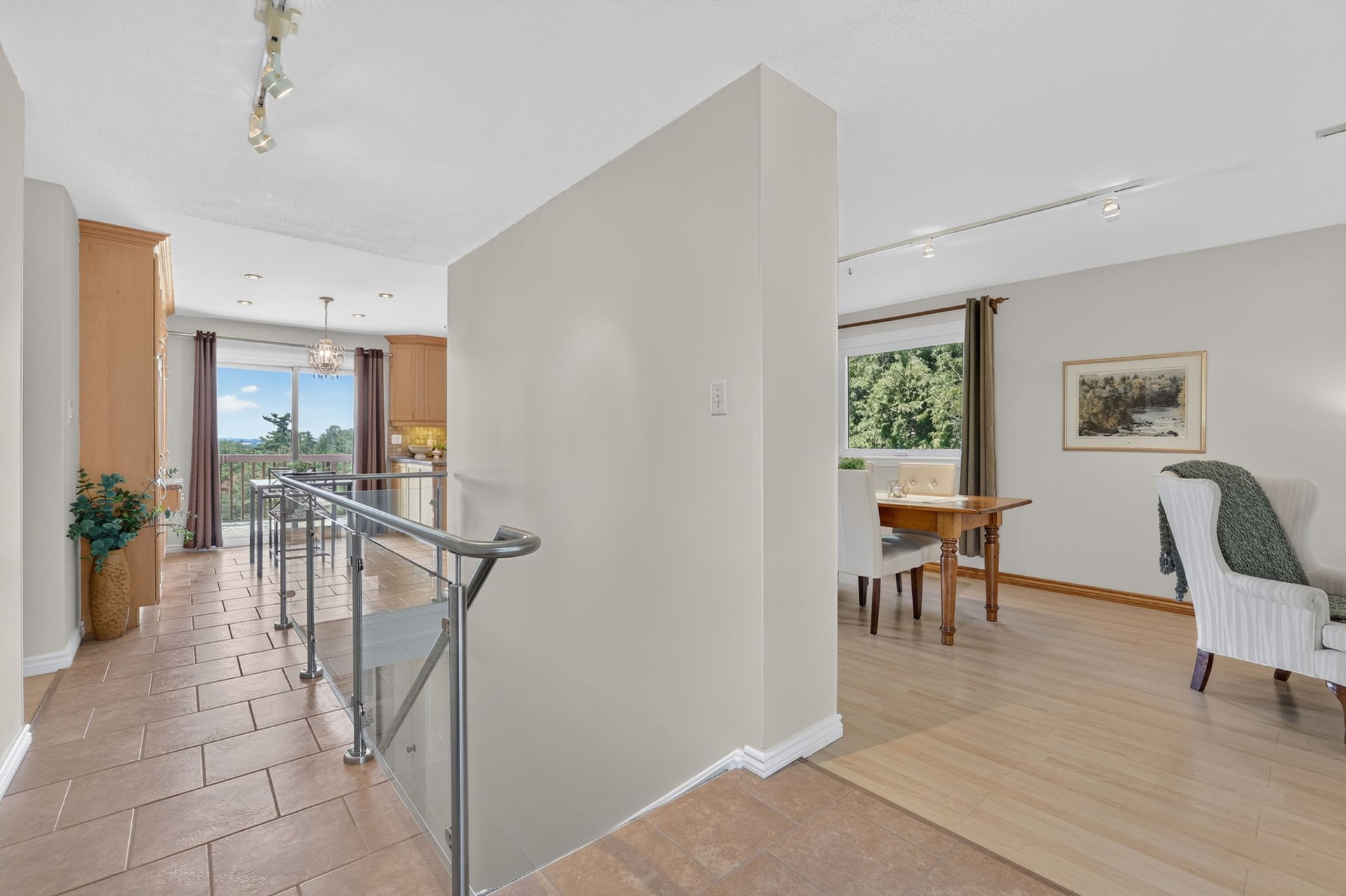 16 Hi View Drive