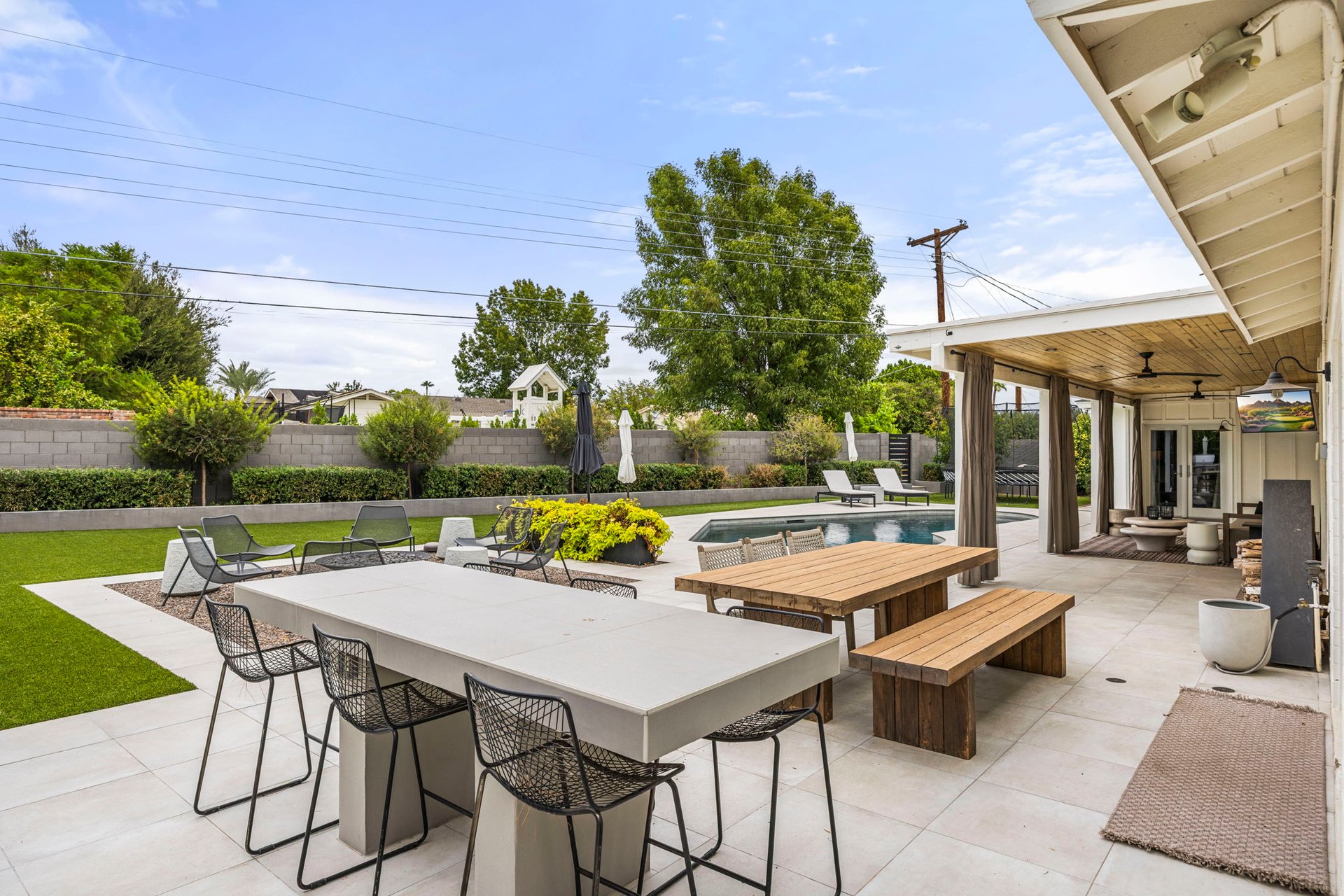 6152 E CALLE CAMELIA