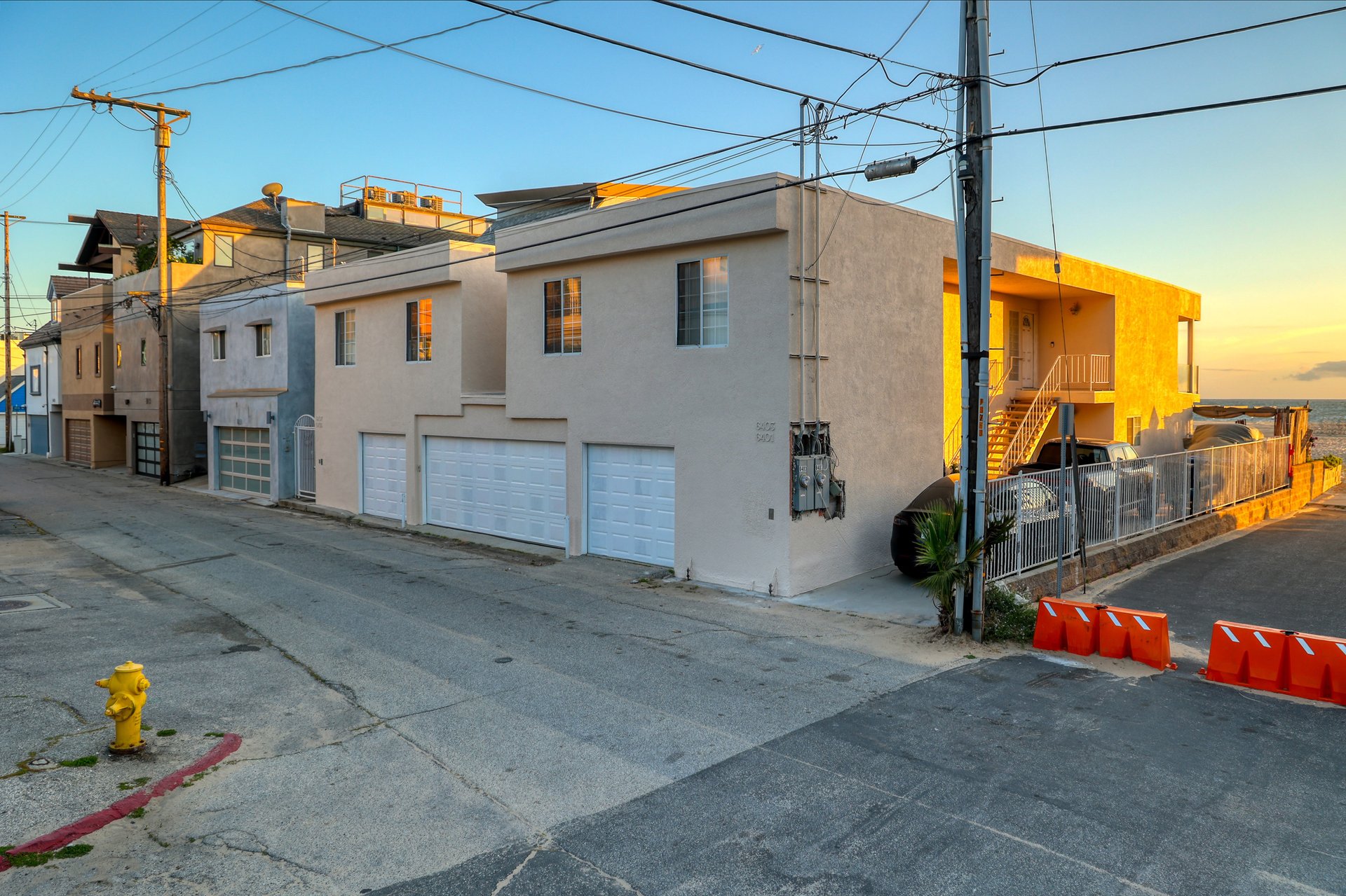 6401-6405 Ocean Front Walk
