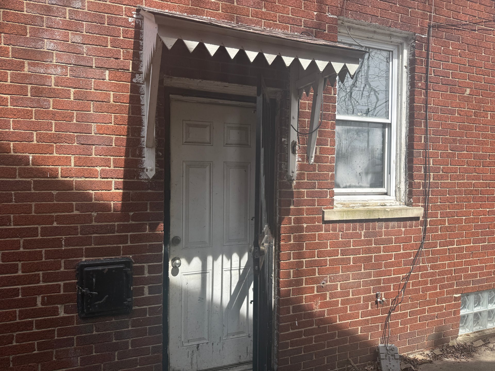 9722 Wayburn St