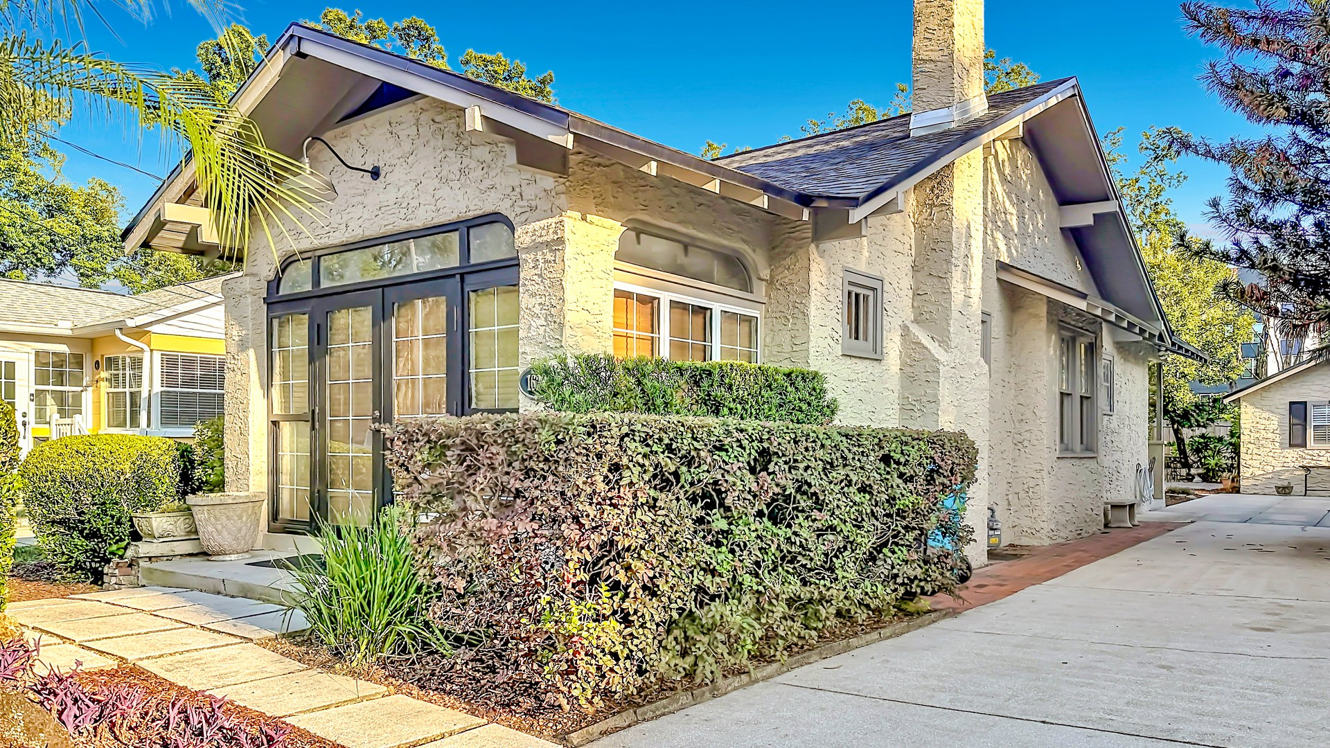 Charming 1925 Bungalow with Guesthouse in Orlando's Colonialtown