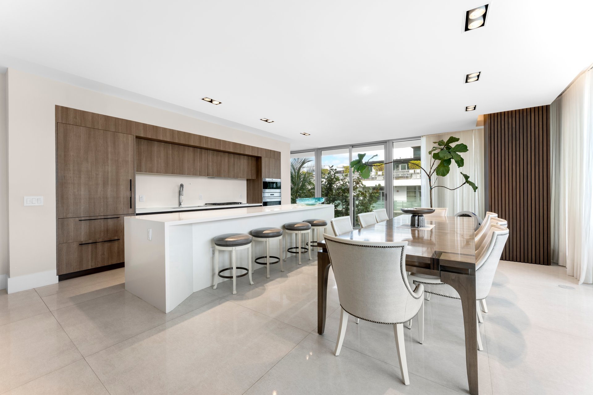 1 Collins Ave