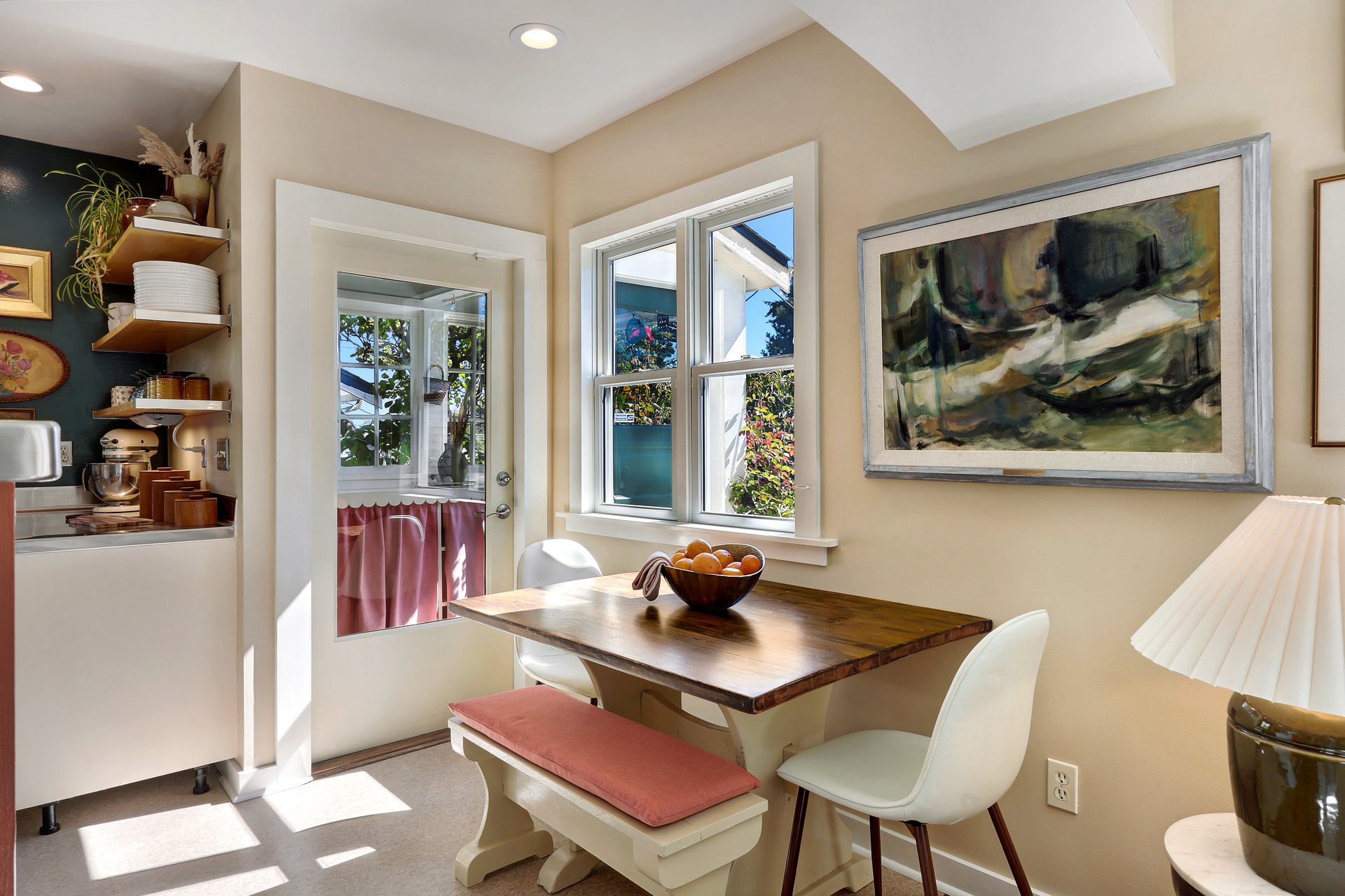 A Wallingford Classic in Full Bloom