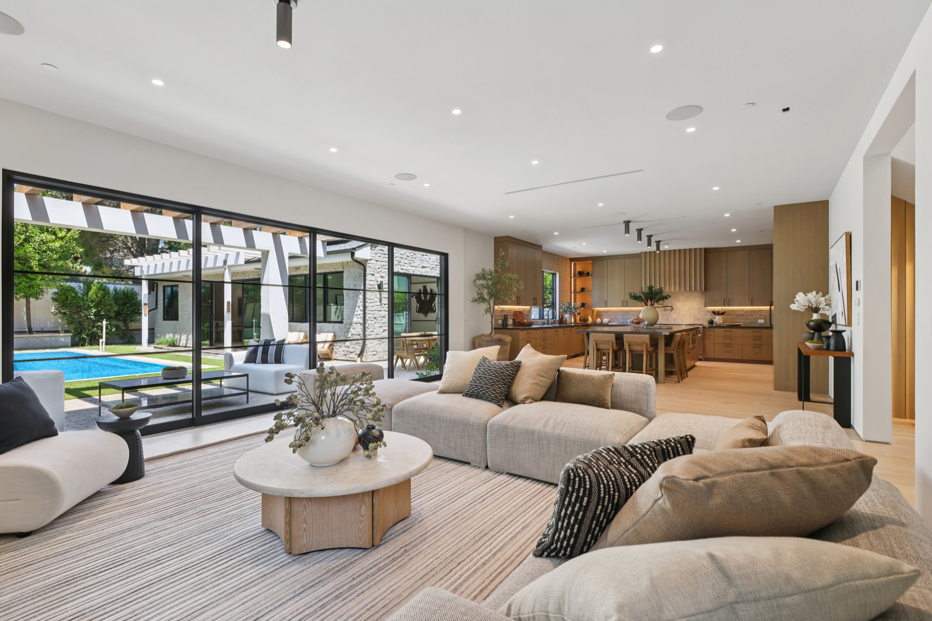 4113 Woodman Ave, Sherman Oaks