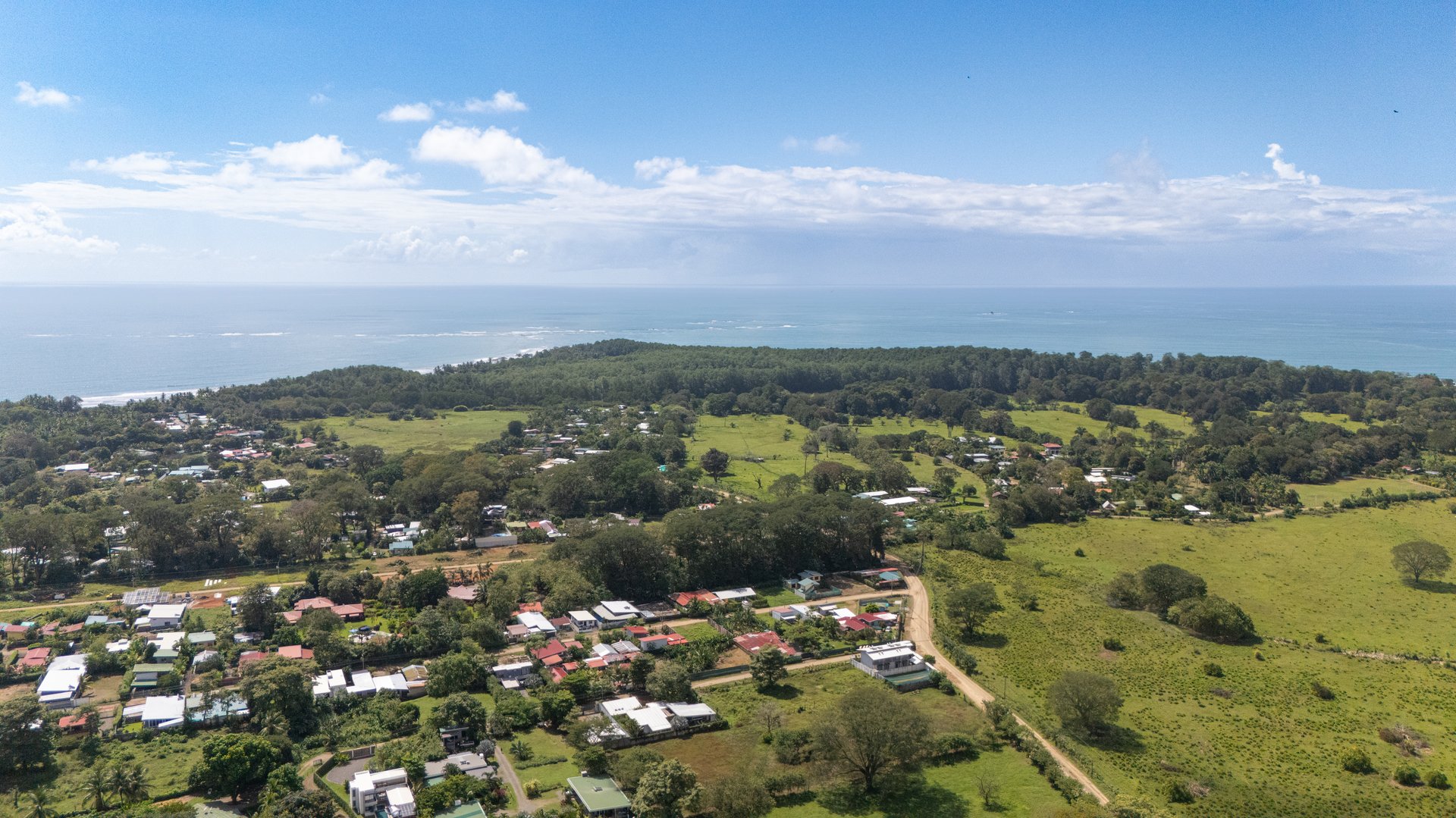 Residence in Bahía Ballena: Expansion Opportunity and Privileged Location!!
