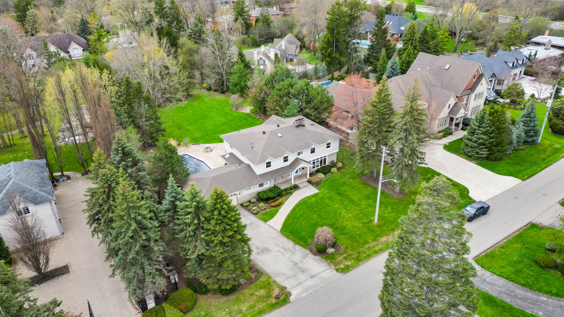 2154 Oneida Cres