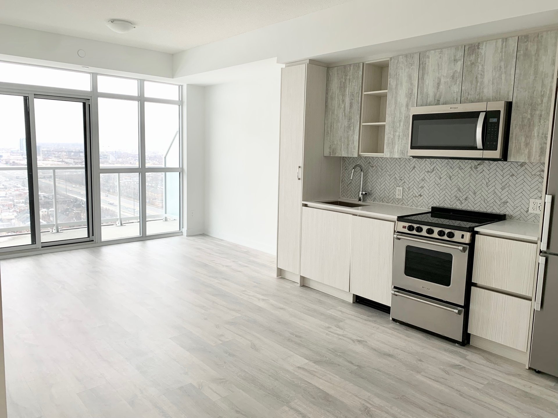 251 Manitoba St Unit: 2808