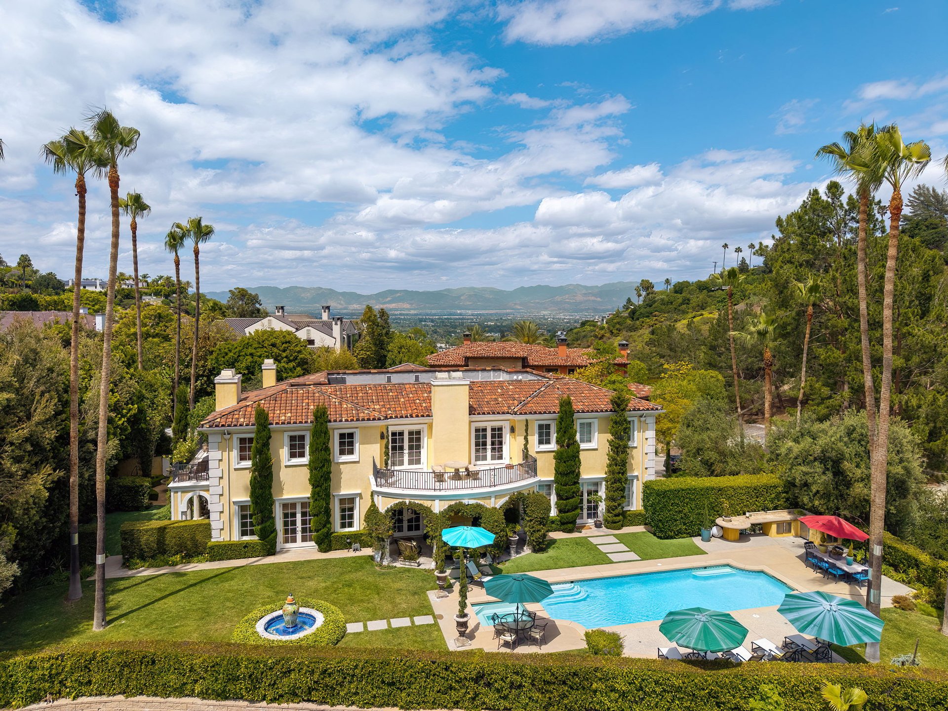 13935 Durham Rd, Beverly Hills 