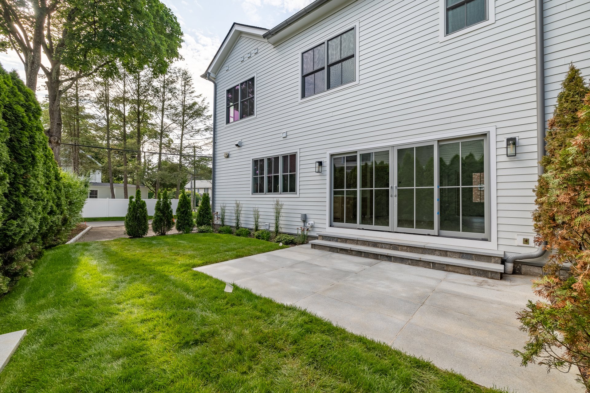 East Ave, Unit B 