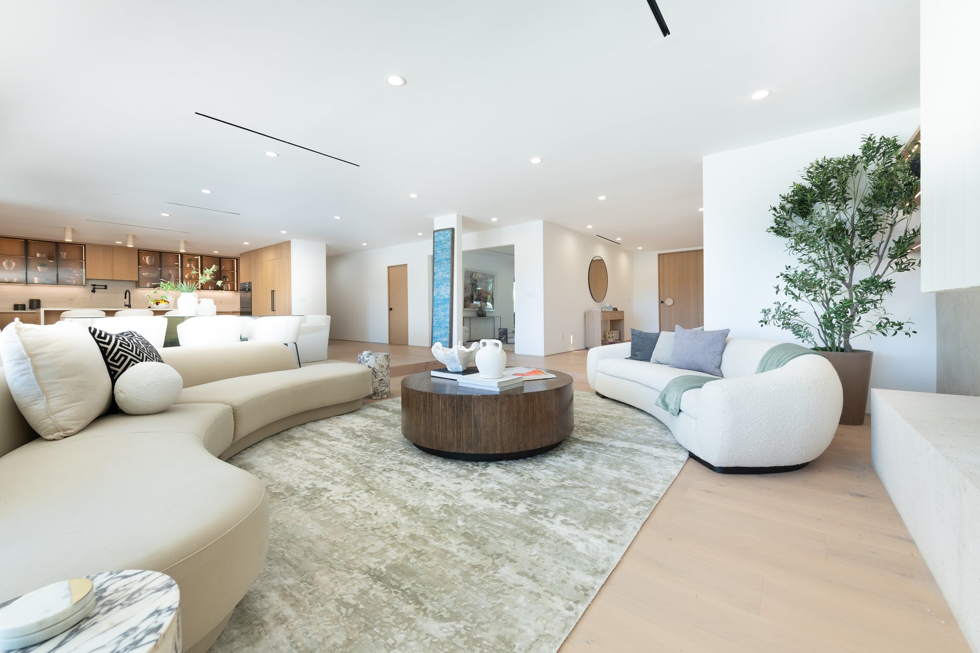 17969 Medley Drive, Encino