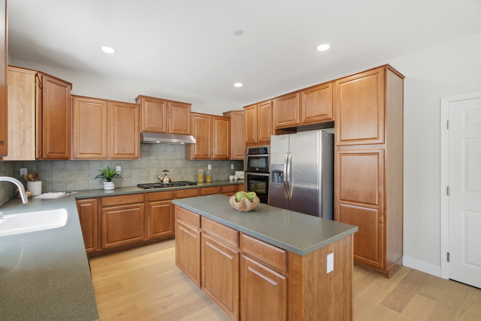 375 Longhill CT