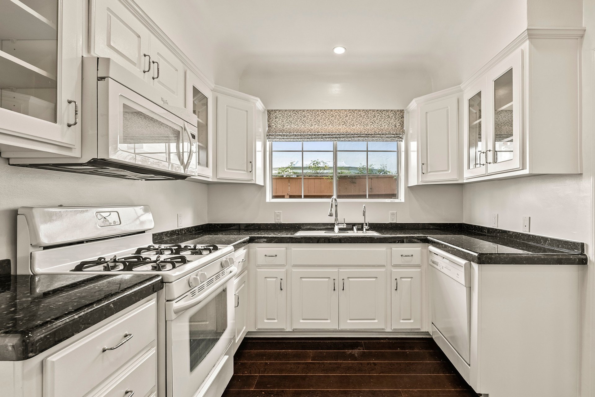 104 N Harper Ave, Beverly Grove