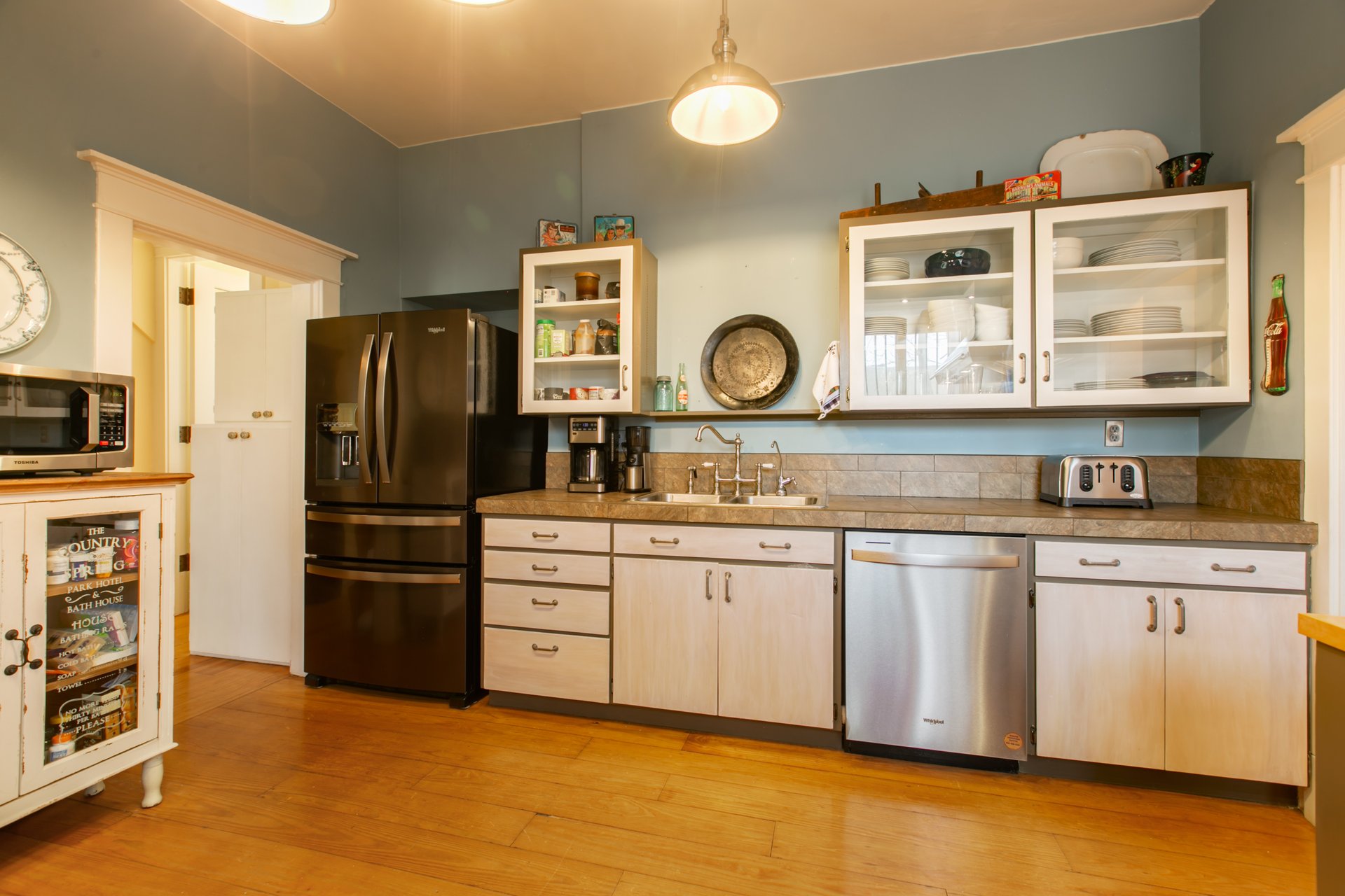 1101 Marquette Ave NW