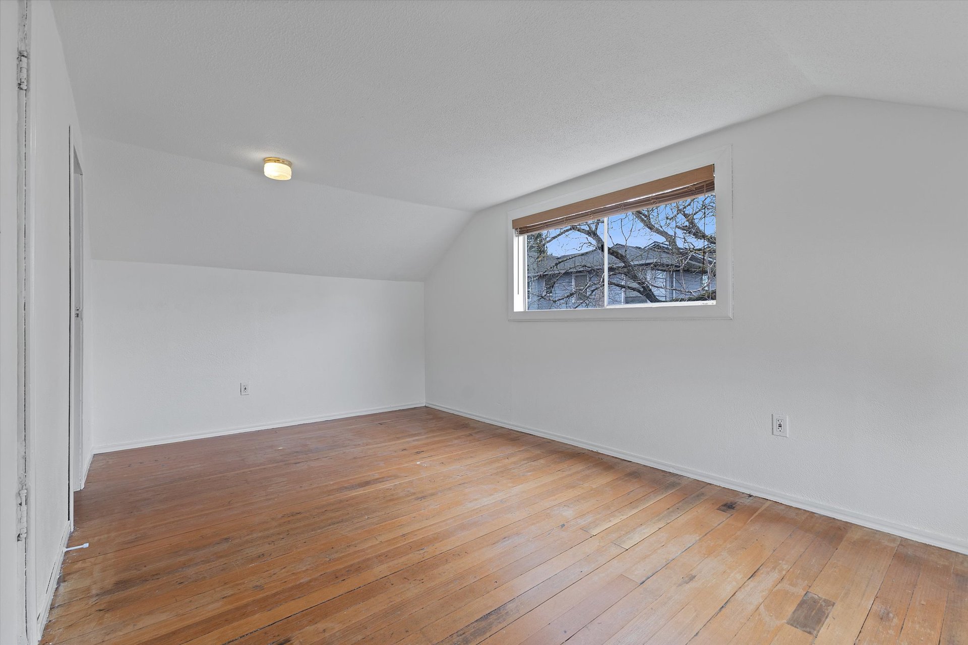 4805 NE 110th Ave