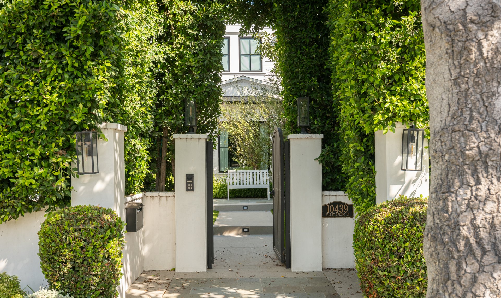 10439 Valley Spring Ln, Toluca Lake