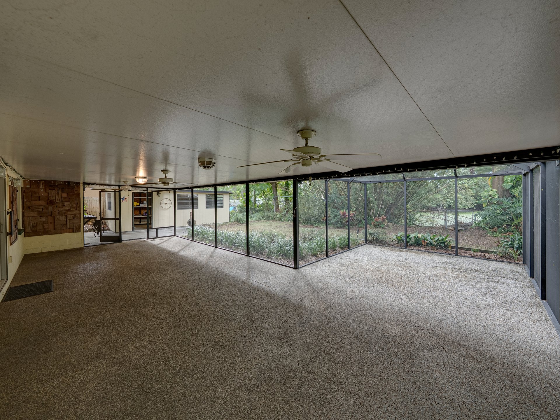 2702 AUBURN AVE W