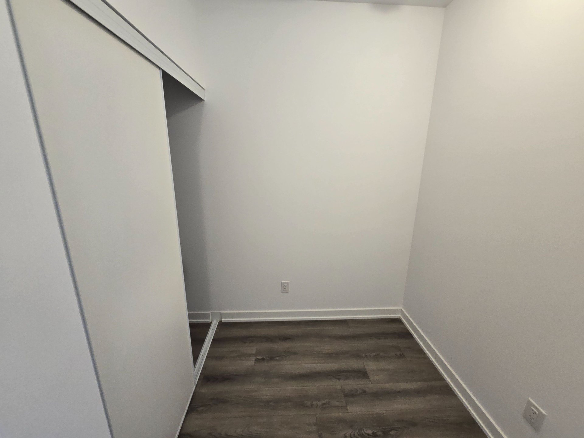 Bright Open-Concept Suite