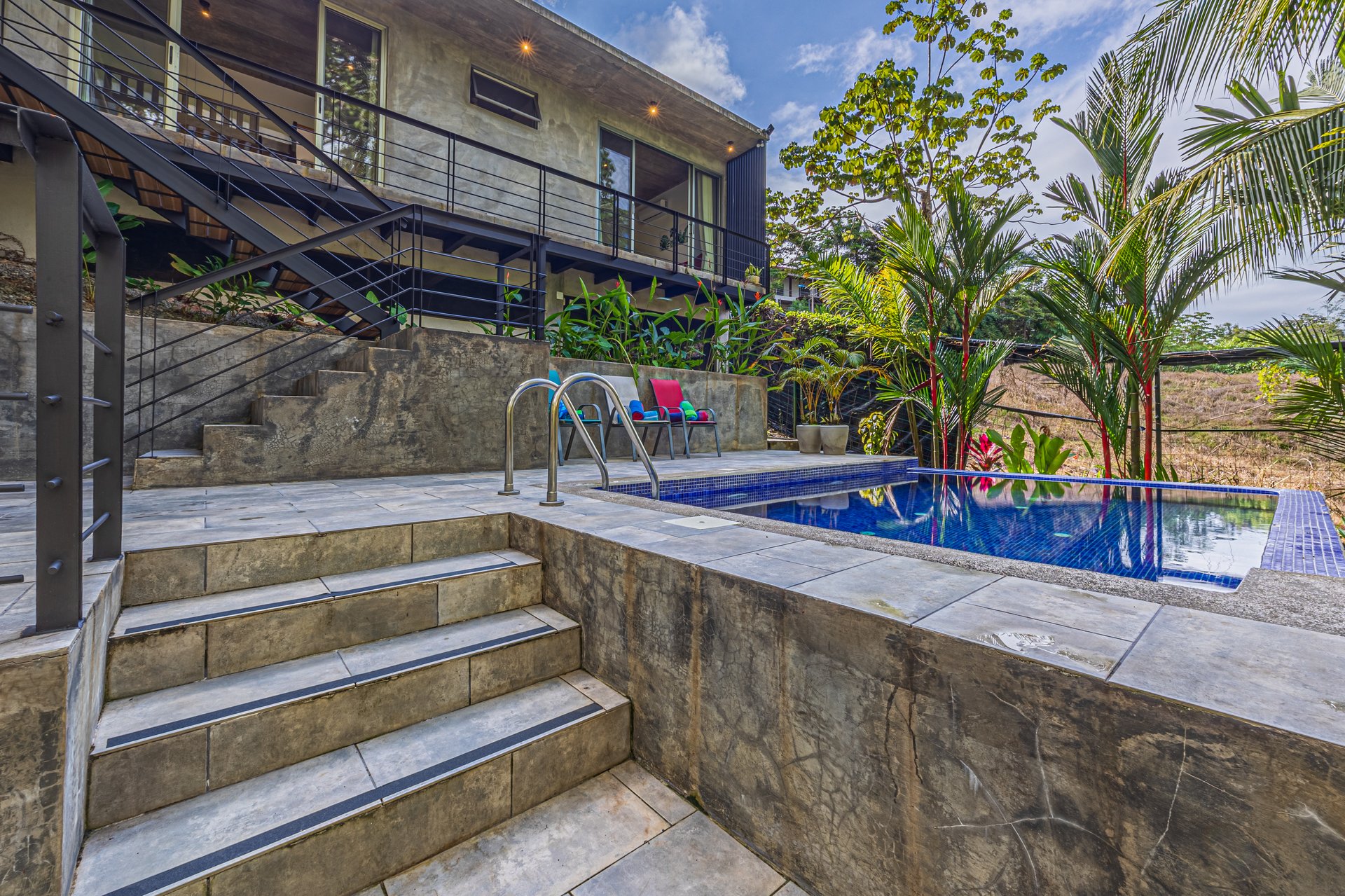   3 bedrooms, 2.5 bathrooms Villa Steps from Uvita, beautiful Beaches, Waterfalls, Restaurants and Tourist Attractions.