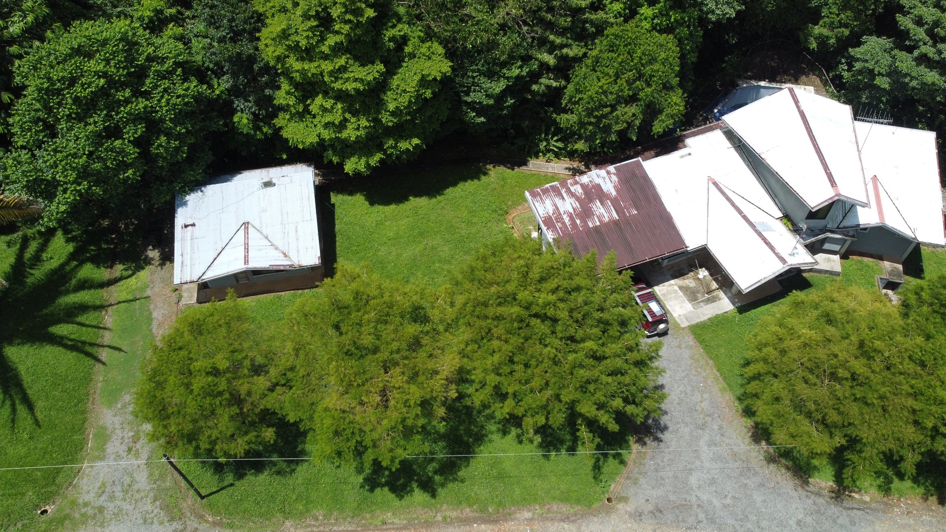 Fixer-Upper Home with an studio Office in Palmar Norte on a 7.58 Acres Property
