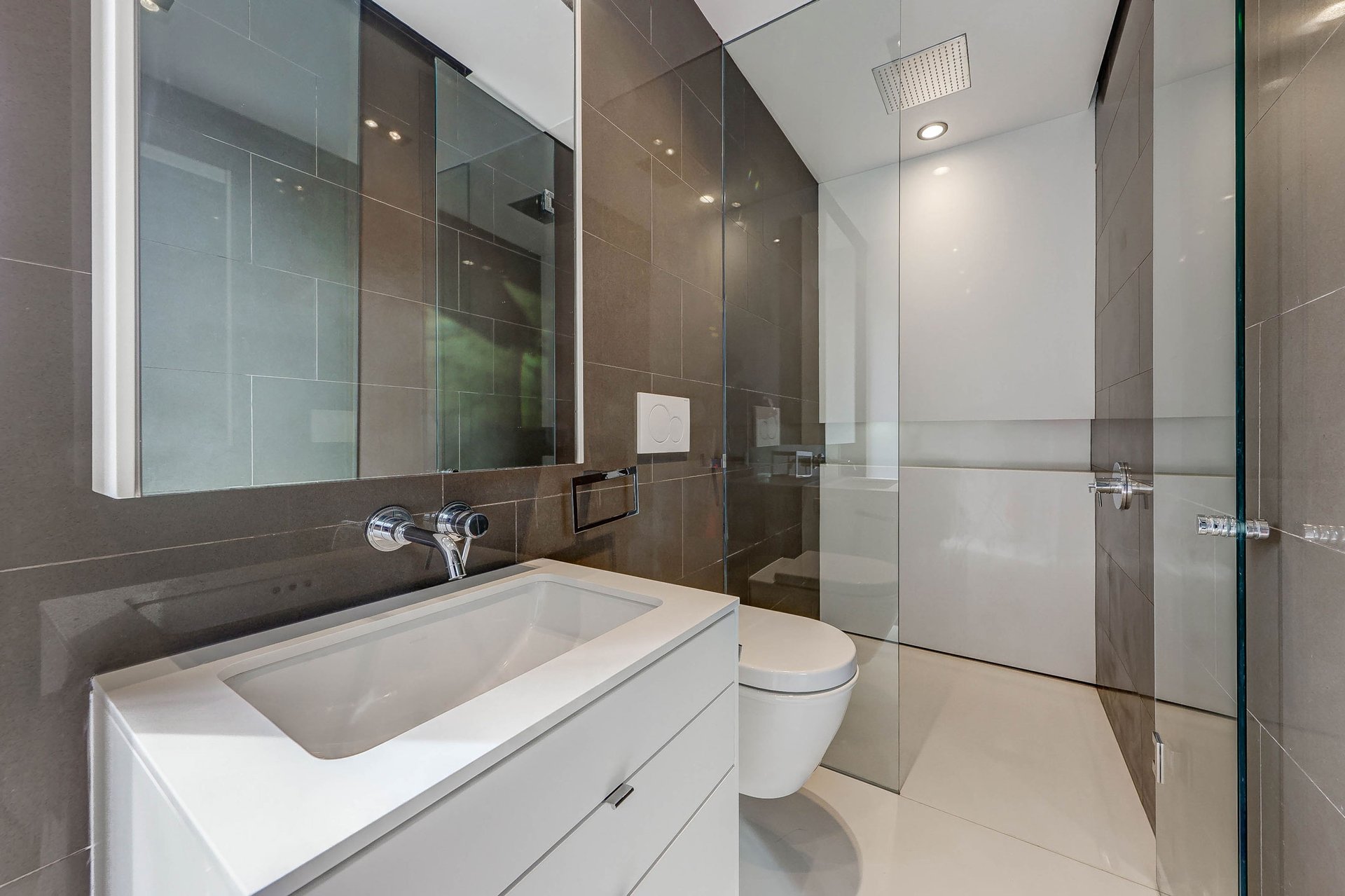 SOLD: Urban-Style Entertainer's Paradise
