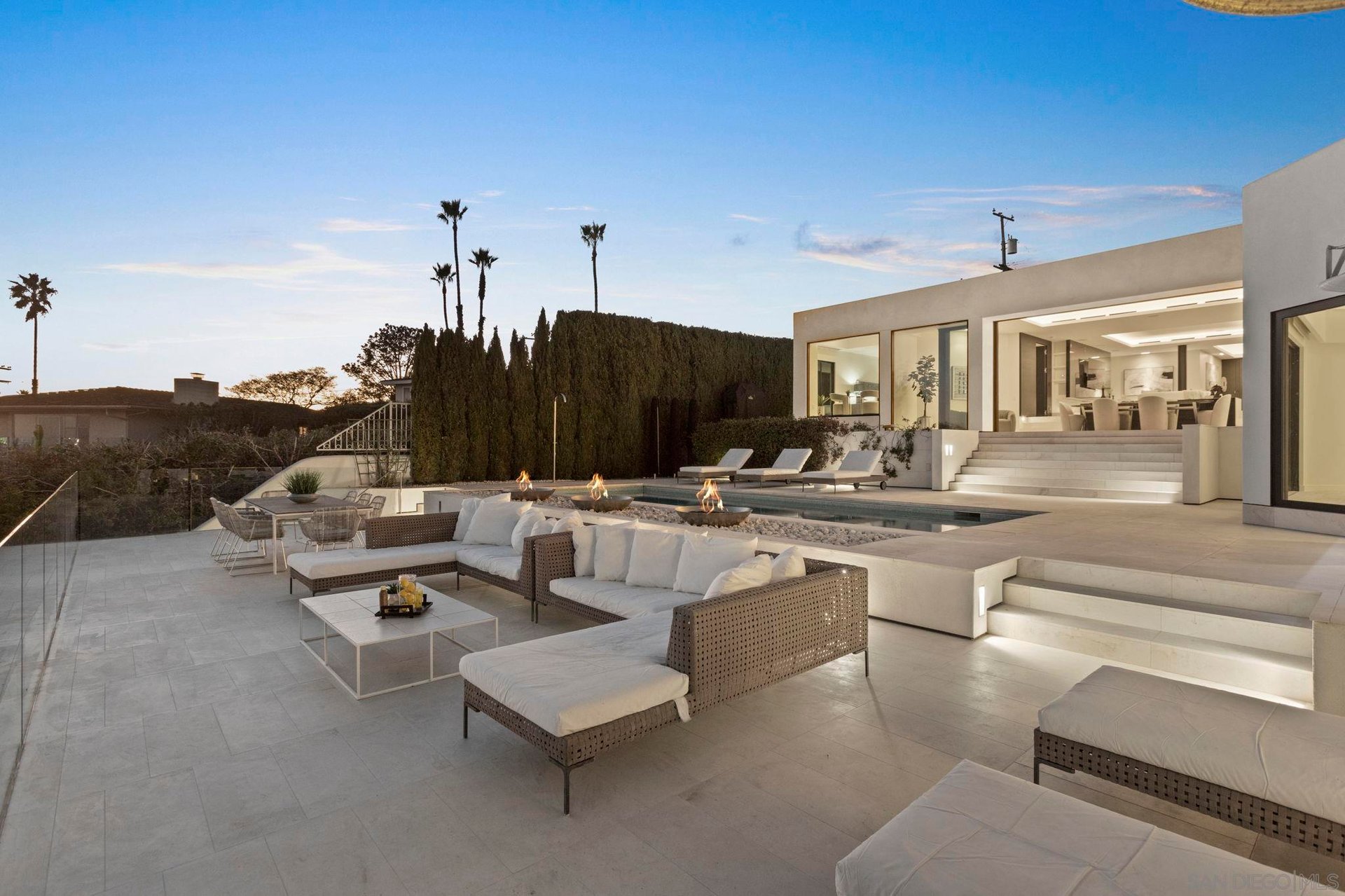 5811 Box Canyon Rd. La Jolla, CA