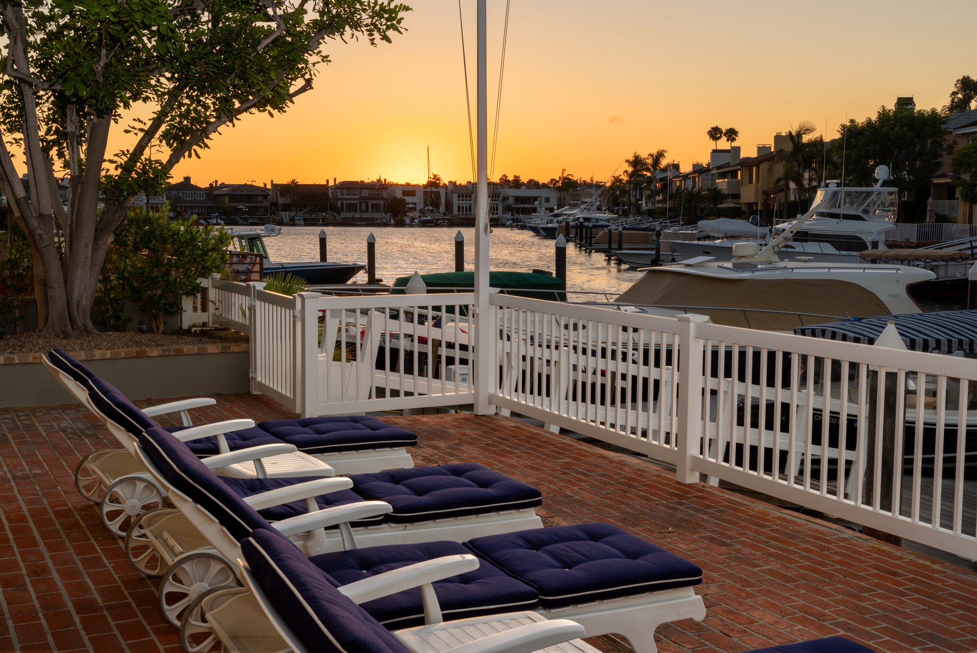 736 Harbor Island Drive 