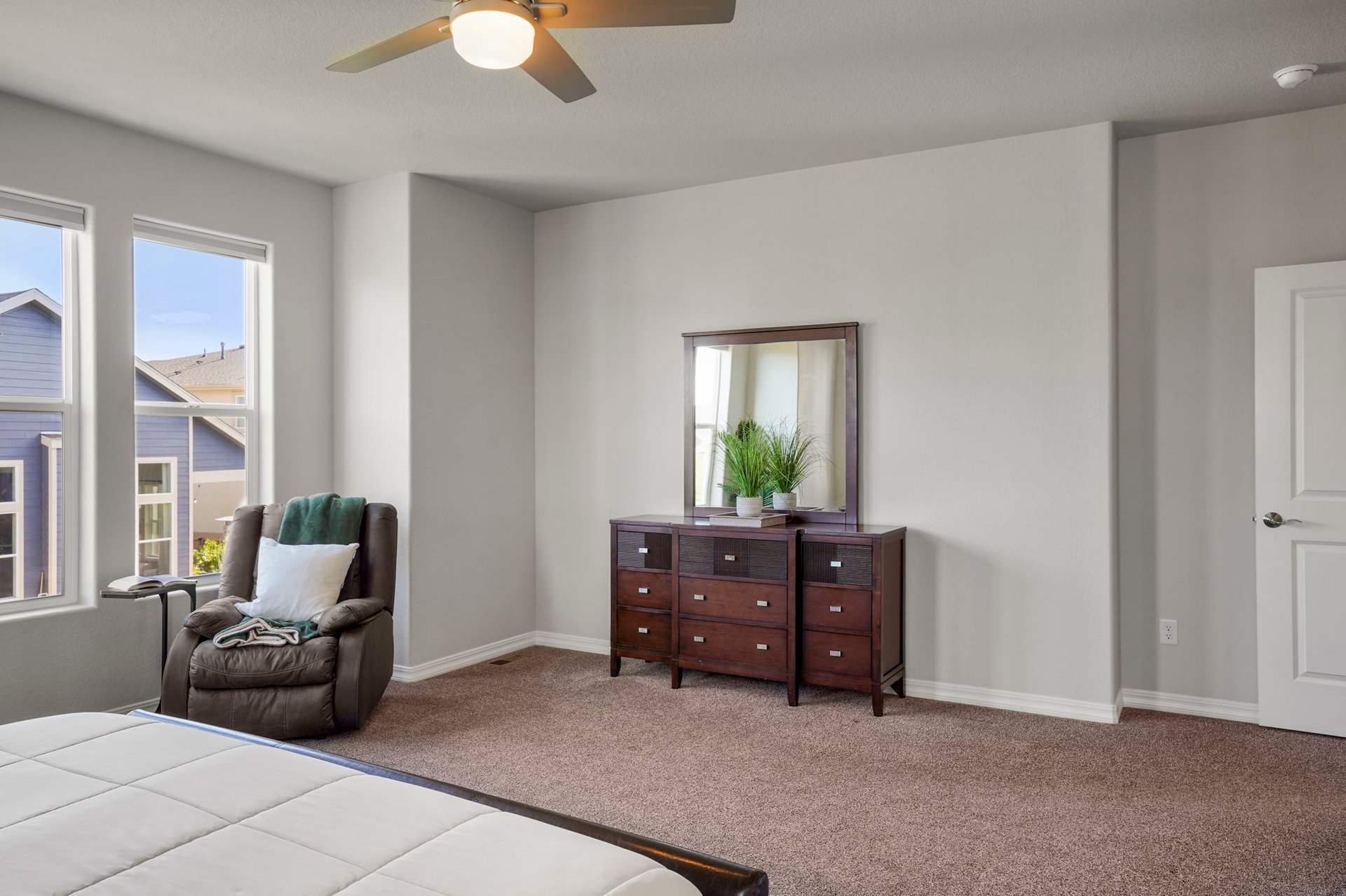 4354 Hanging Lake Circle