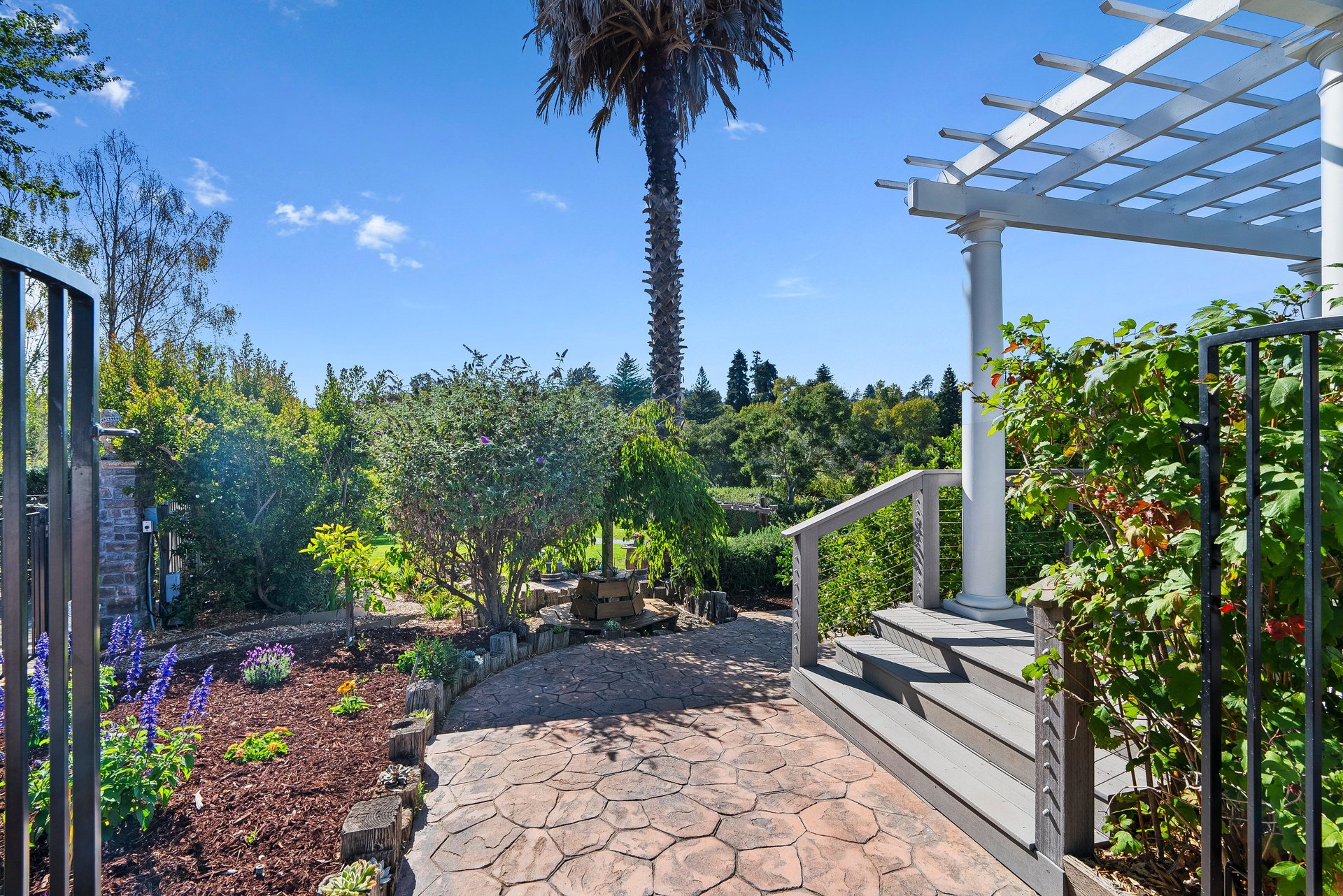 3999 Cherryvale Avenue | Soquel, California