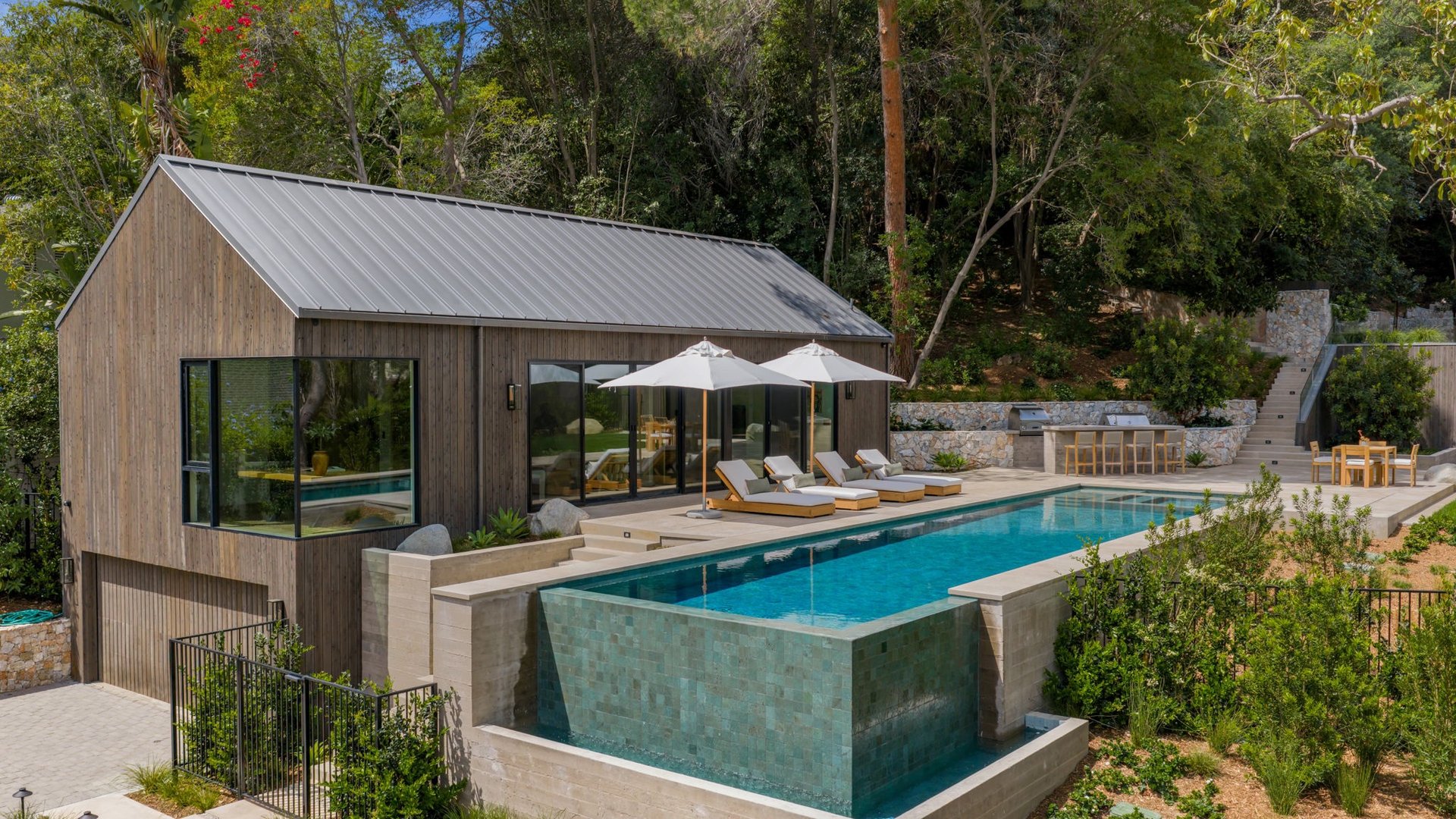 The Viewcrest Lodge in Studio City 