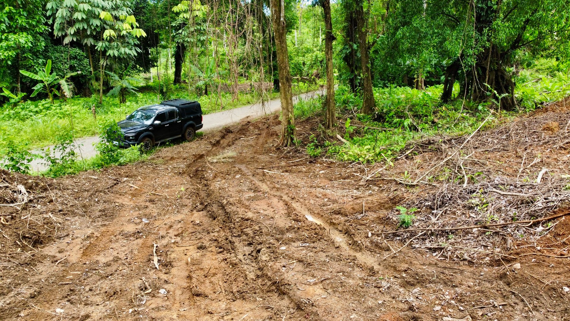 Ready-to-Build Land in San Antonio de Damas: 2,6-Acre with Terraces & Road Frontage