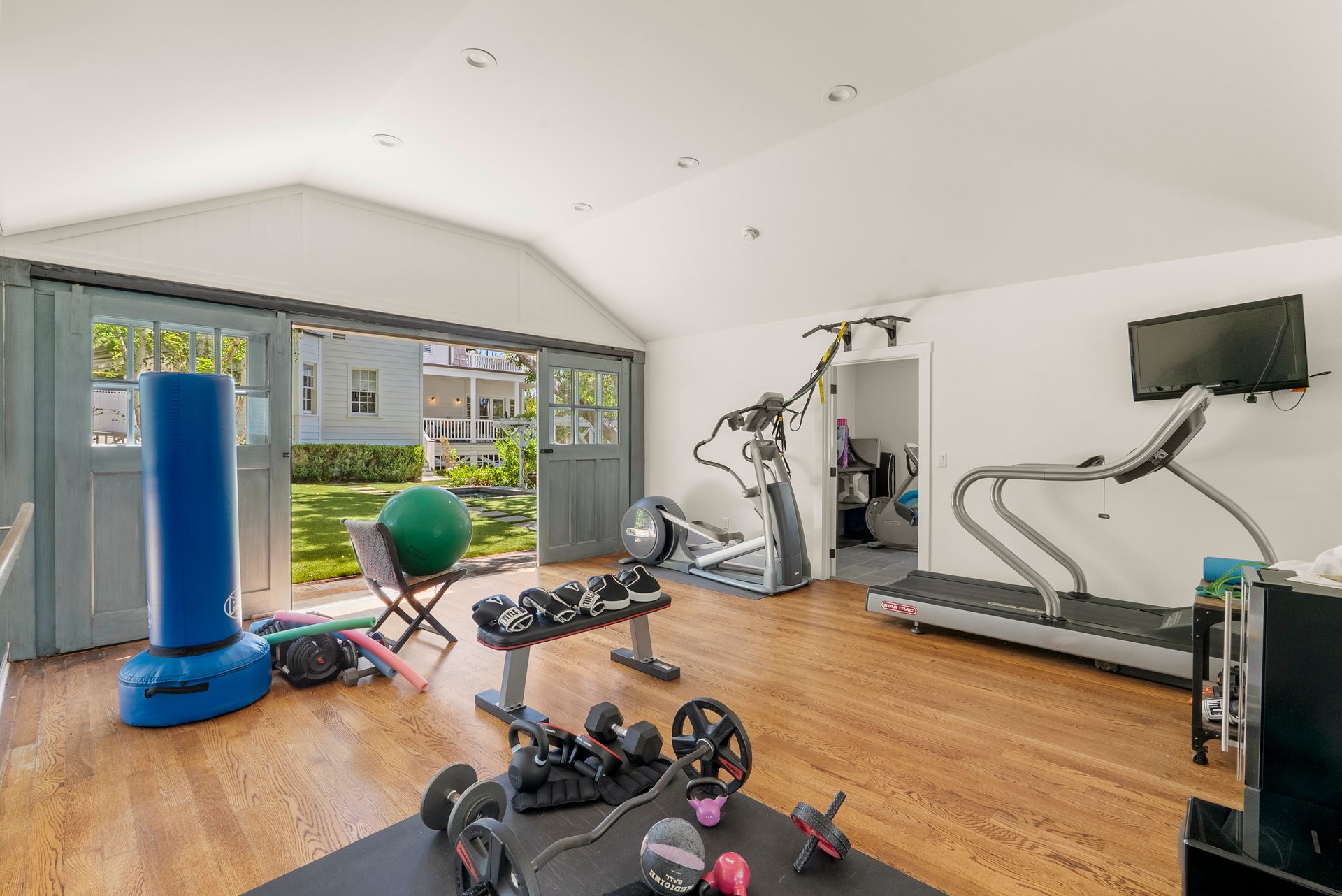 1753 N Gardner St, Hollywood Hills