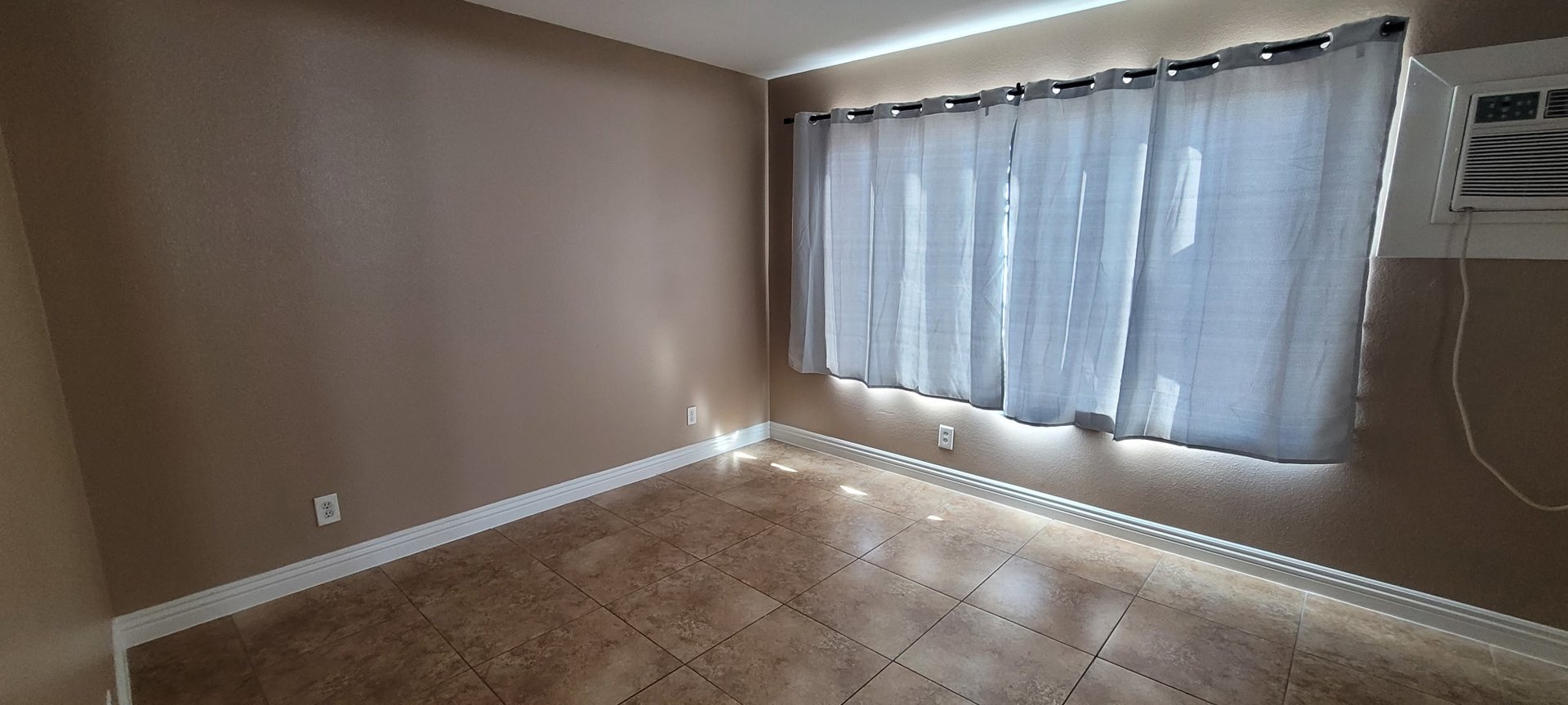 305 North 10th Street #17, Las Vegas, NV 89101
