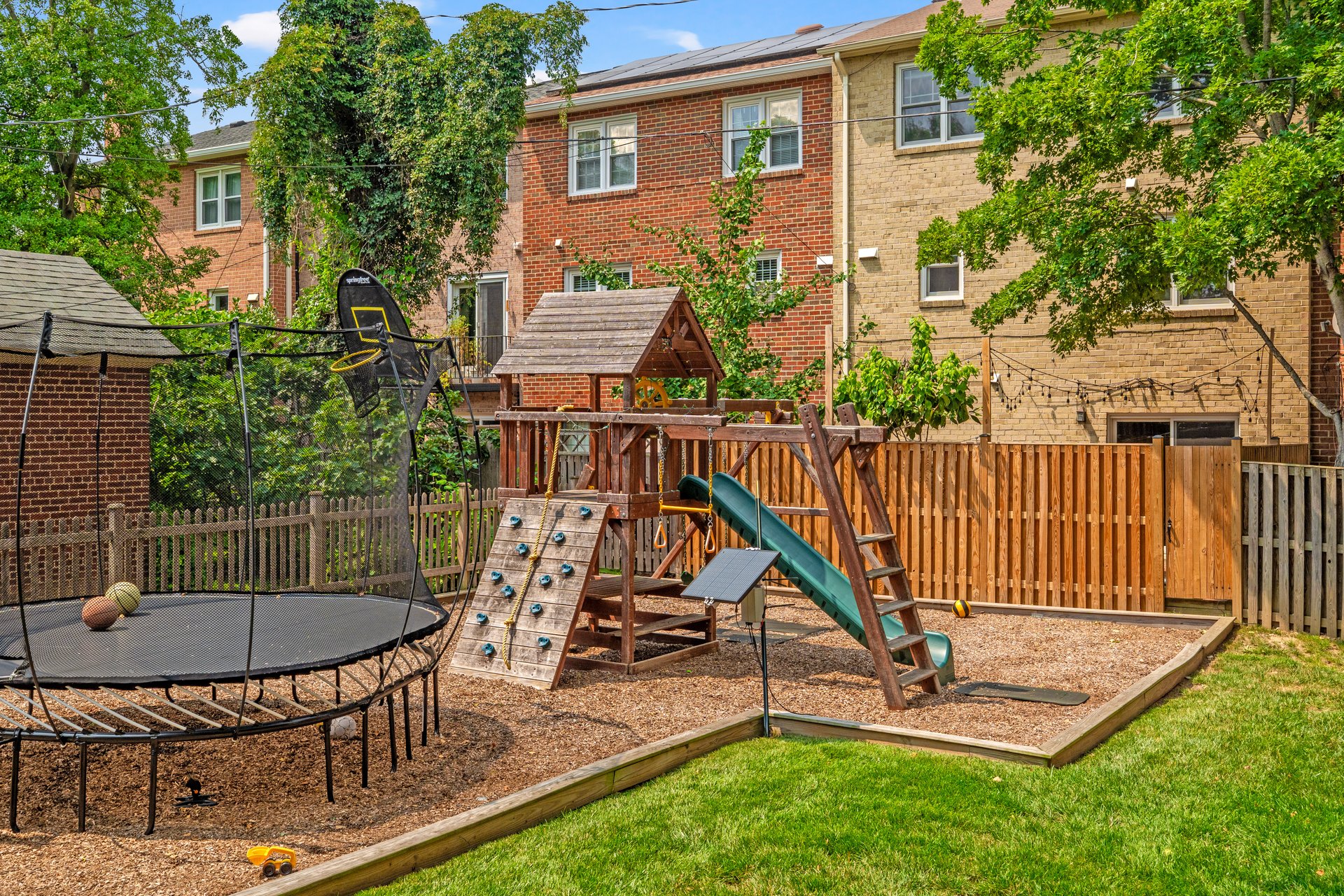 21 W Oak Street