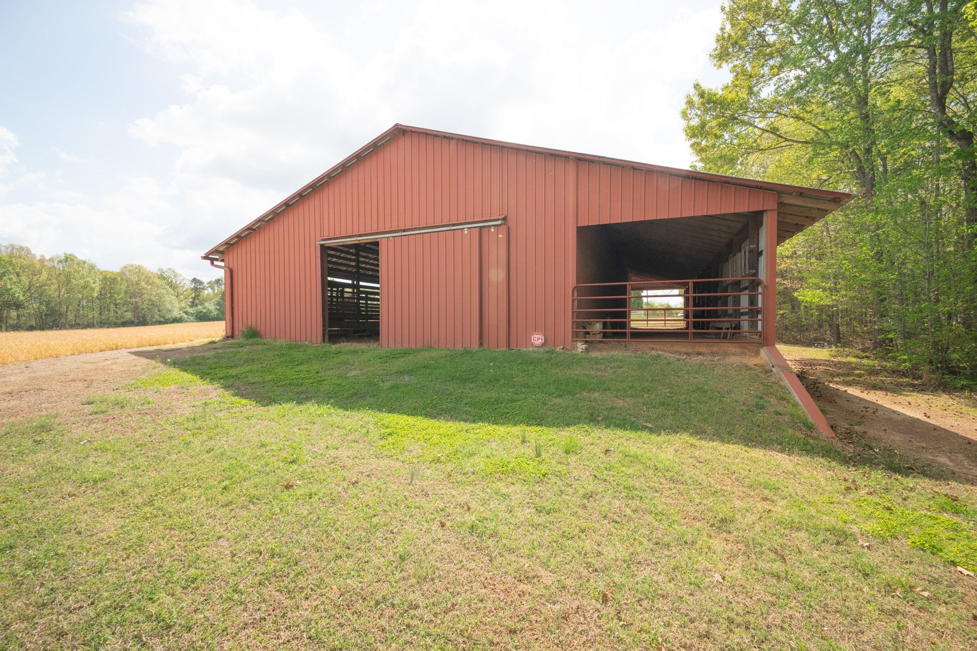 824 N Forest Hills School Rd