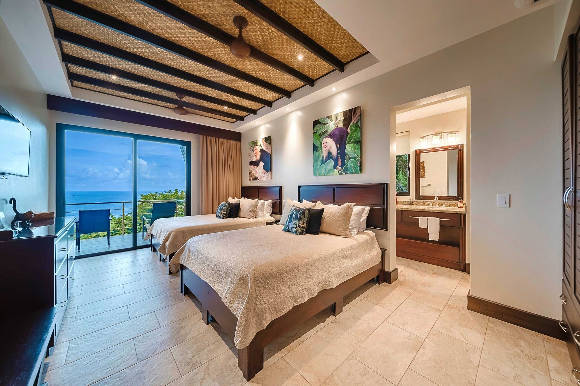 Walk to beach Vista Hermosa Estate Lucrative Contemporary Estate