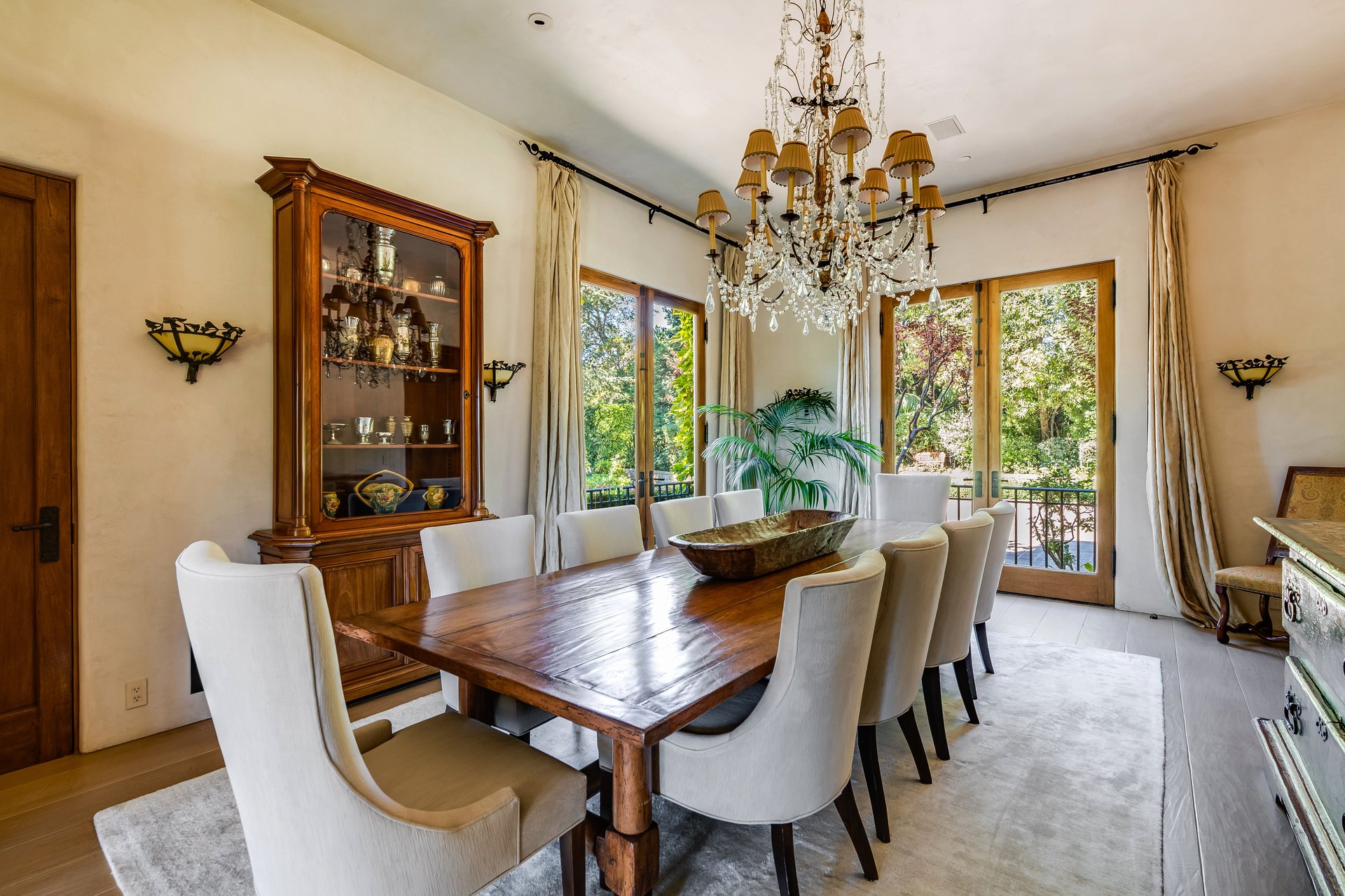 1550 Amalfi DR
