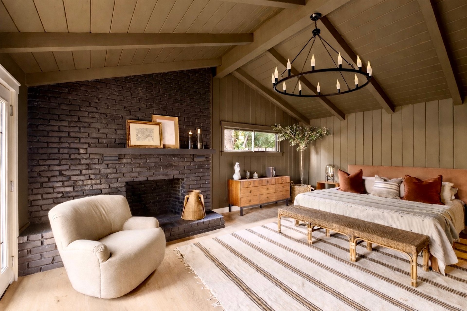 Outback Modern. Lake Balboa