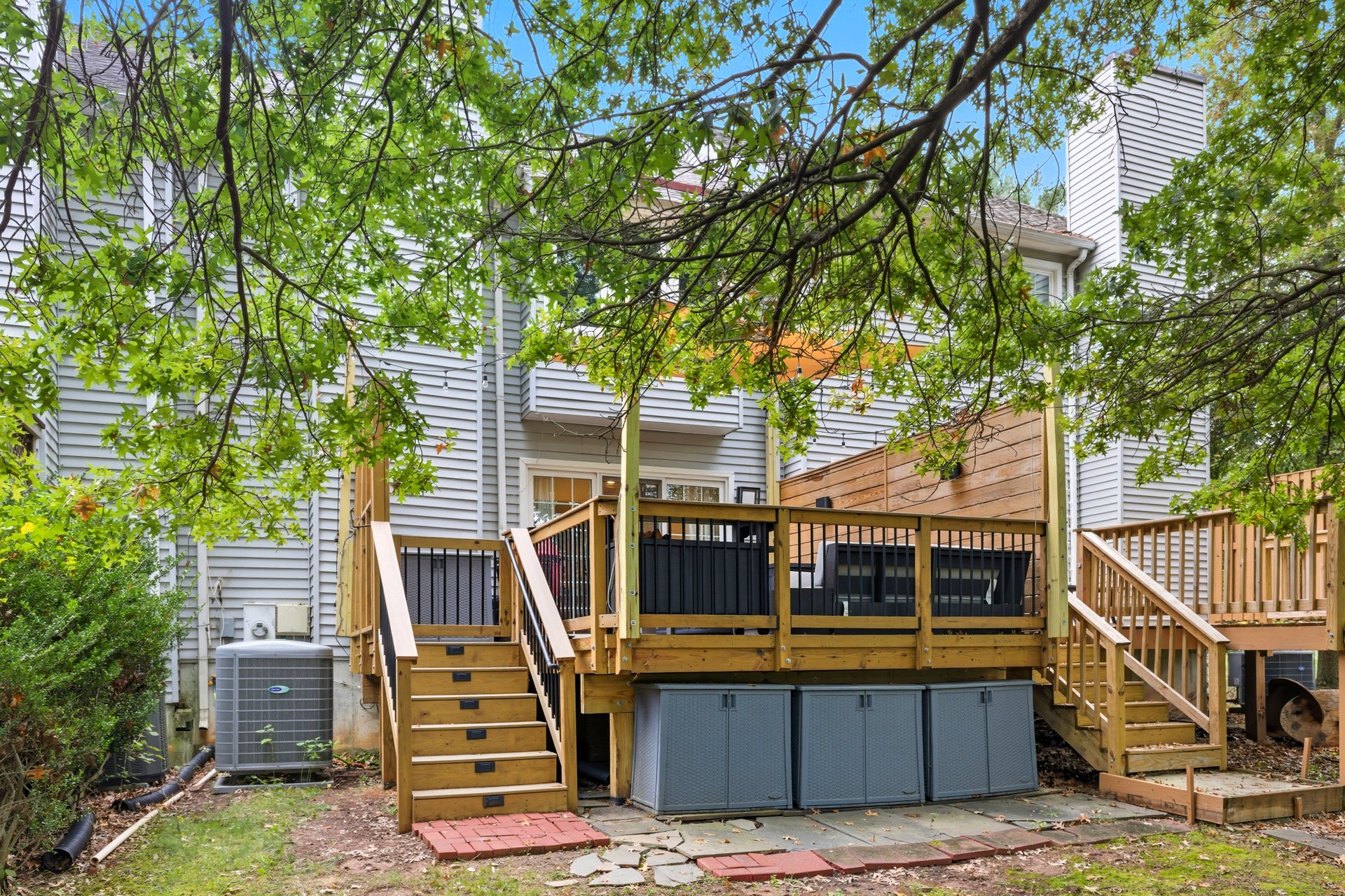Turnkey 2 Bed Townhome plus Den & Designer Finishes 