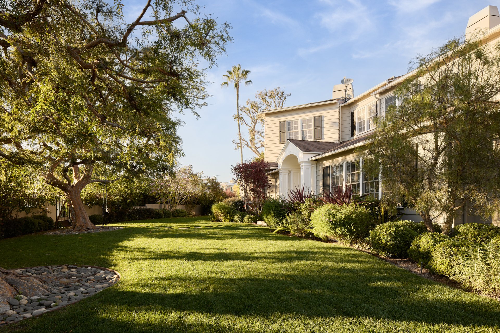 360 S Anita Ave, Brentwood 