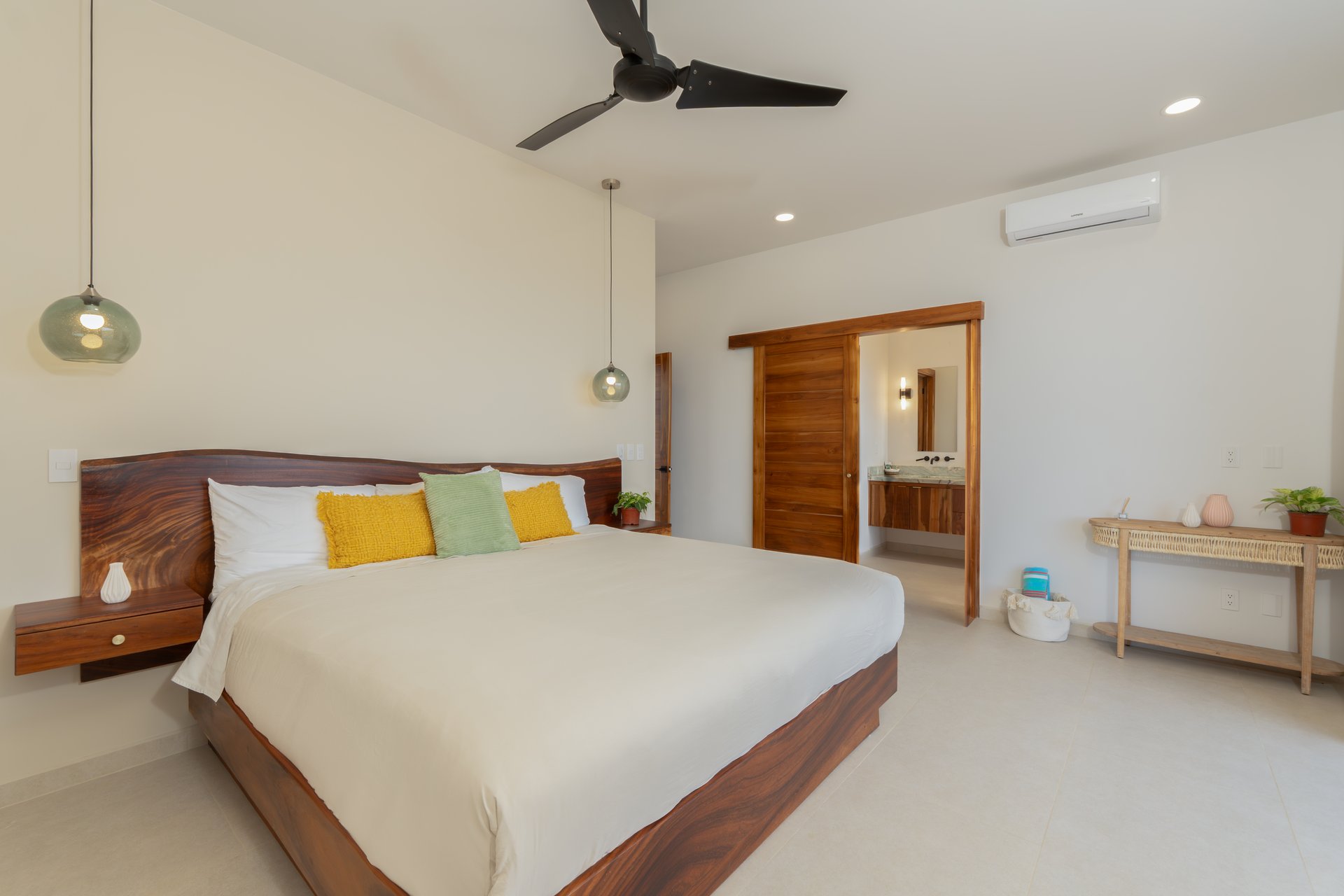Casa Vista Escondida | 5 Bedroom Ocean View Estate with Seller Financing & Additional Lot in Playa Potrero Costa Rica