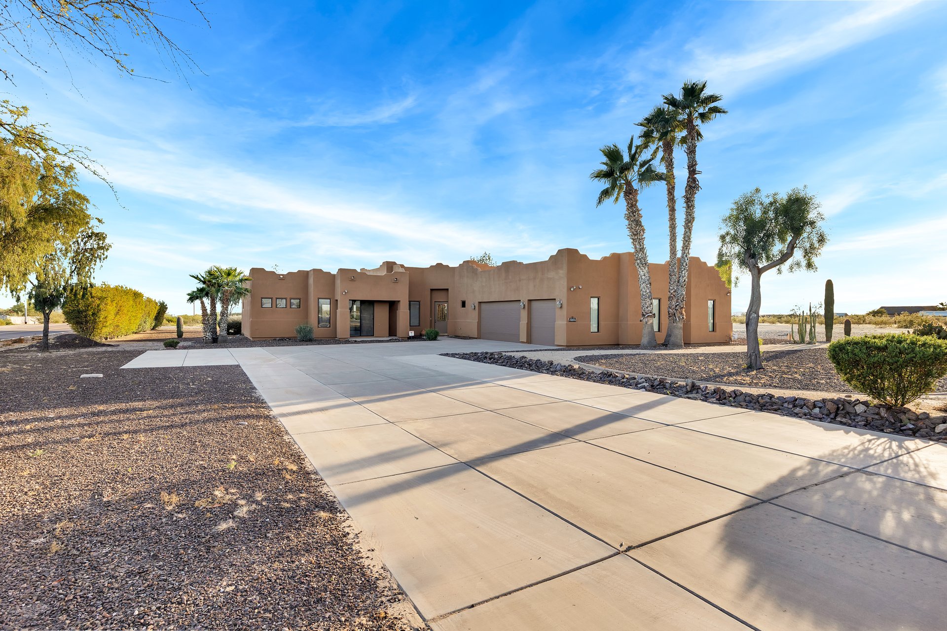 17117 W Dale Lane