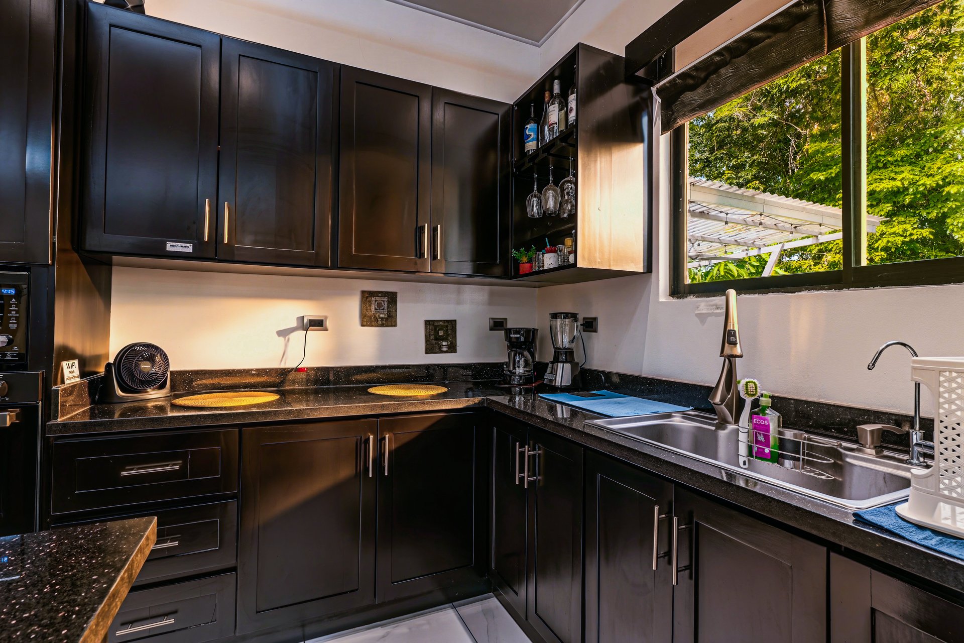 Charming 2 Bedroom Home + Studio located in heart of Uvita 