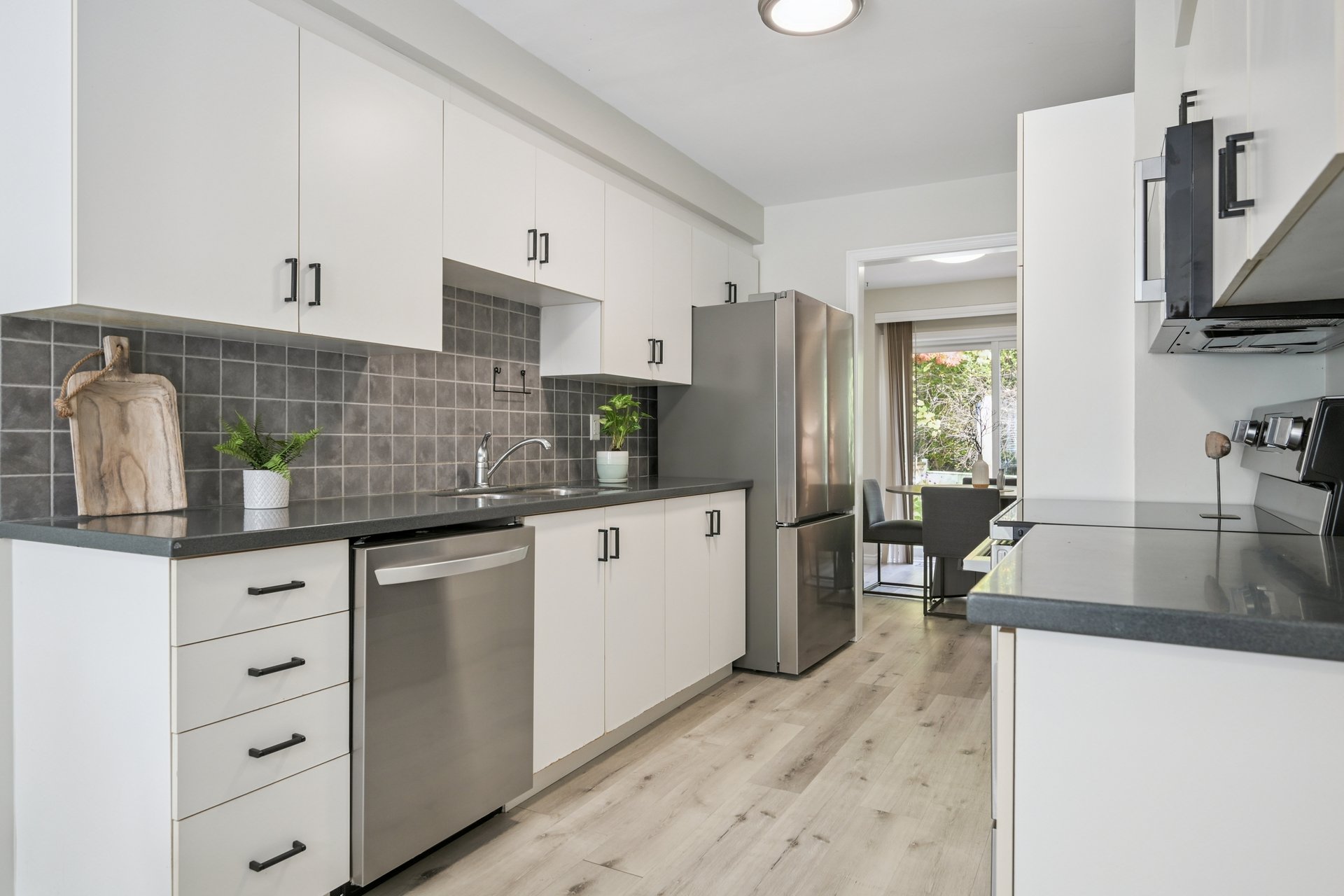 Updated Link Home on Ravine Lot