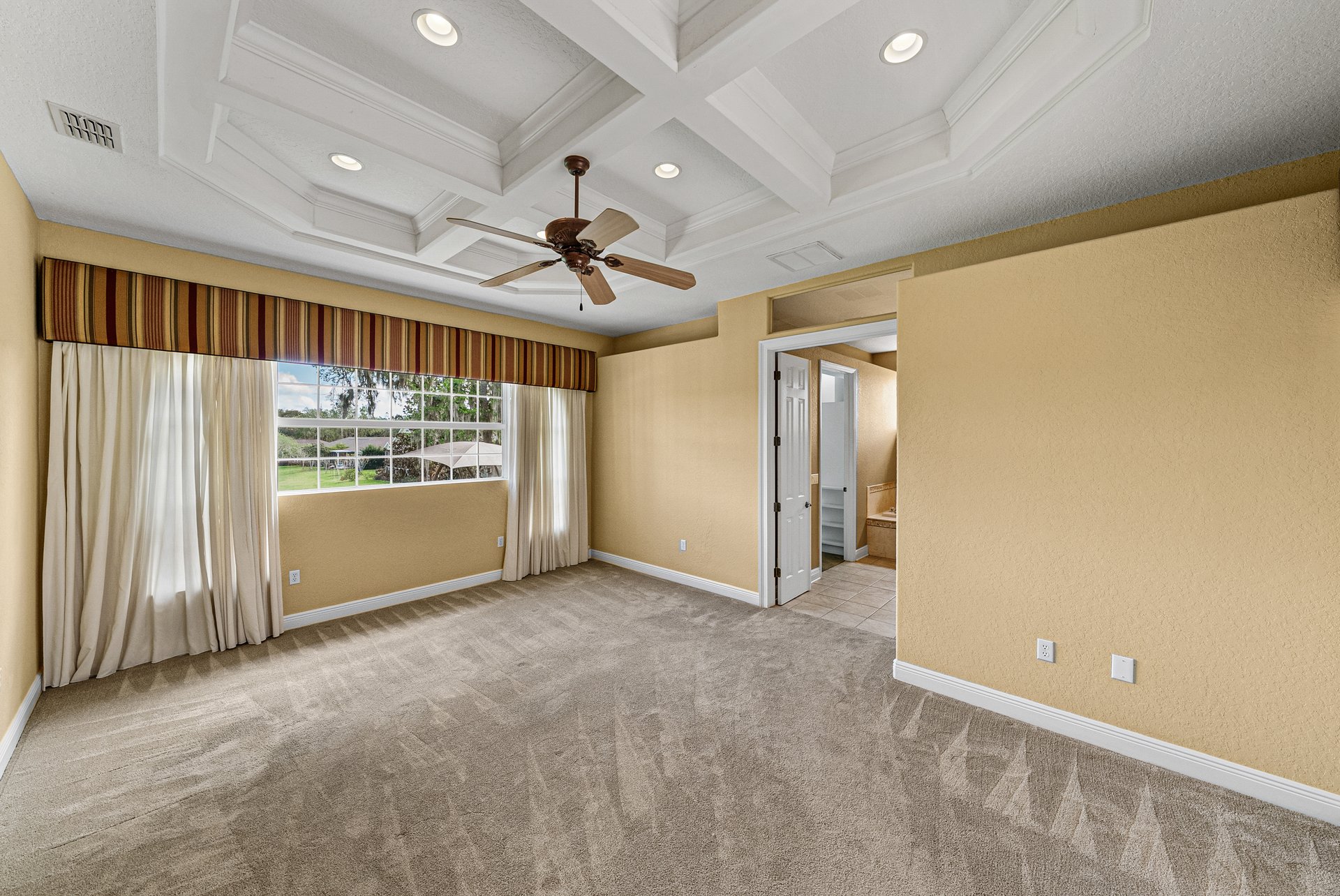 12231 WOODLANDS CIR