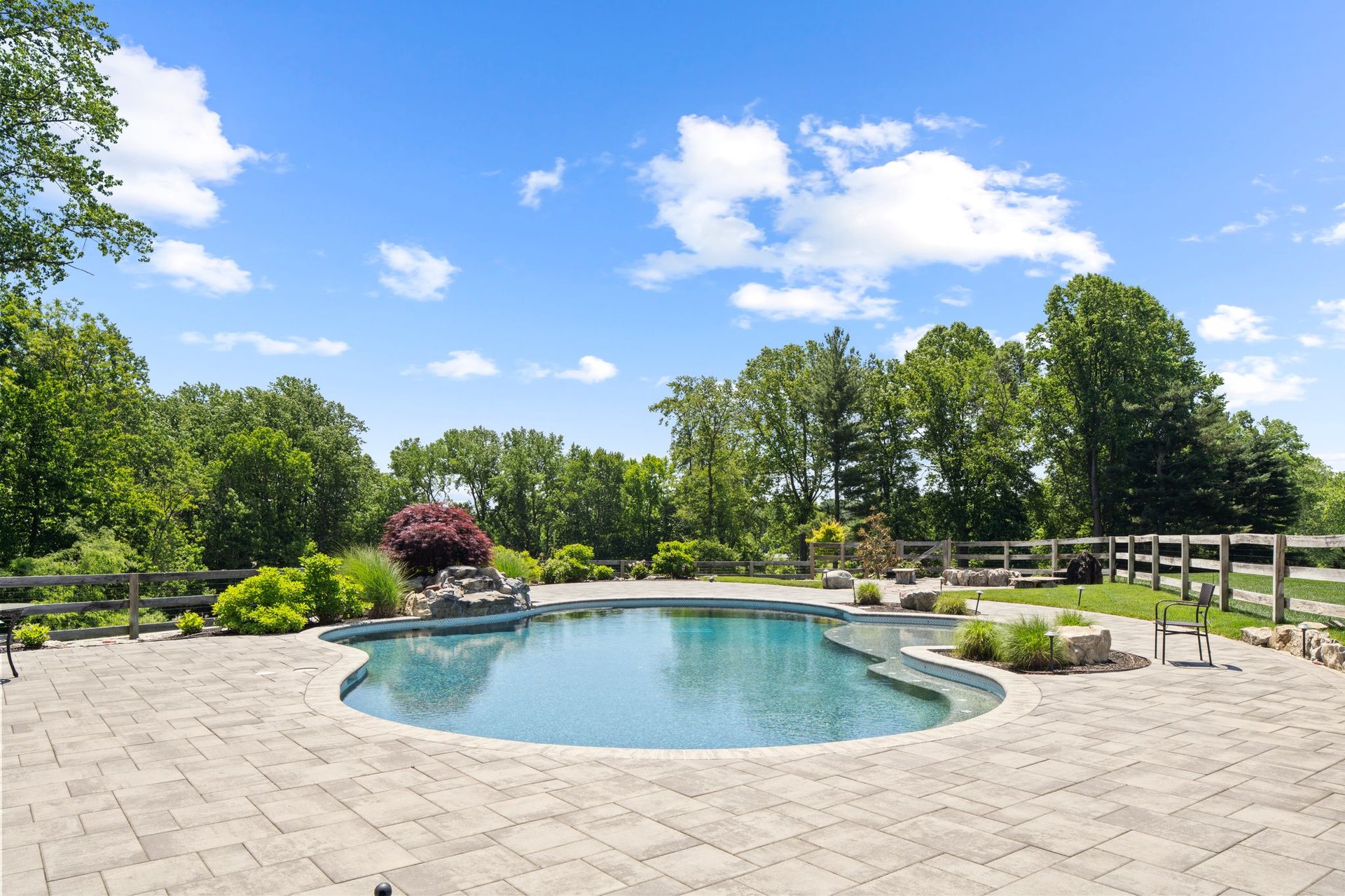 7 Homelands Dr