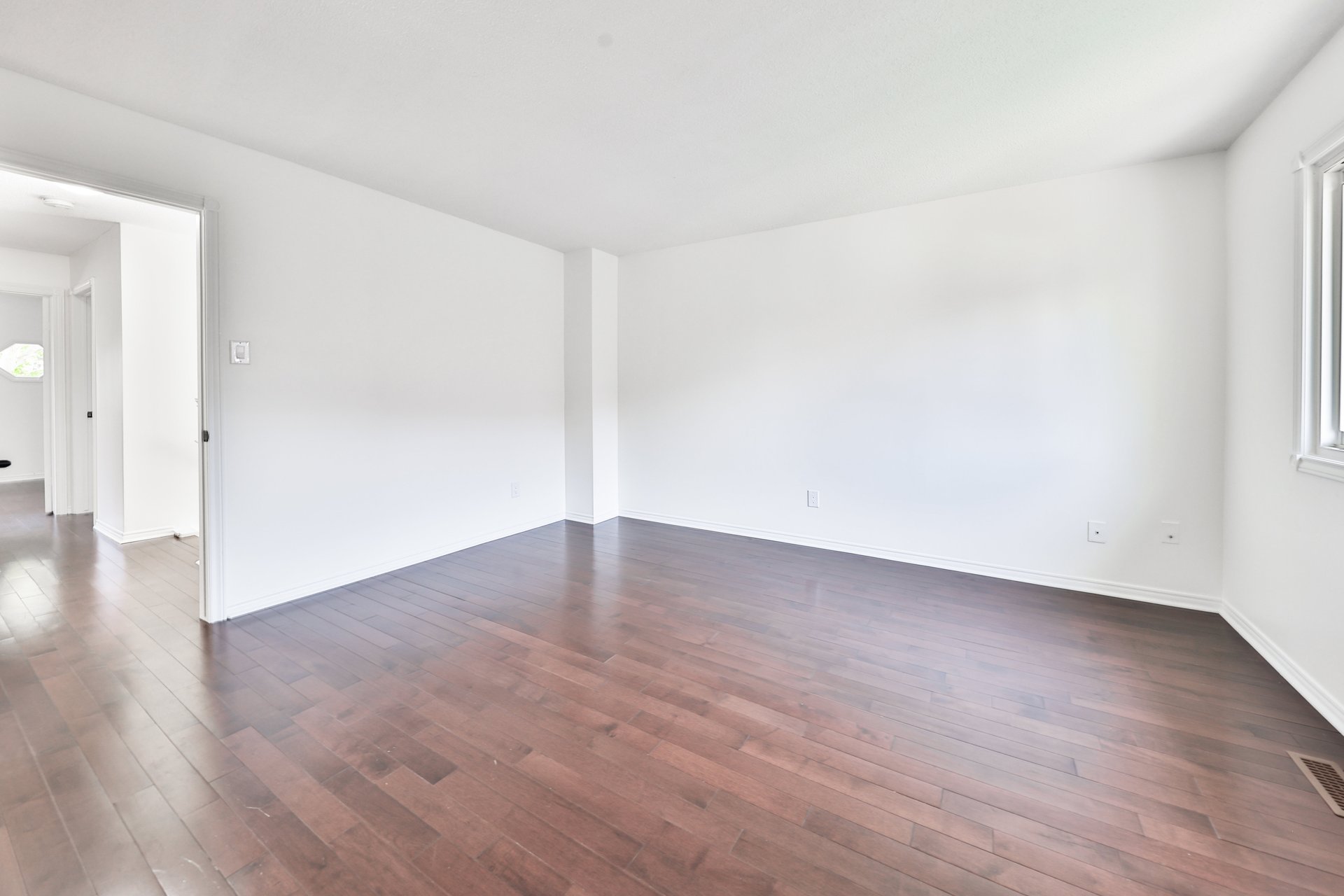 2-4635 Regents Terrace, Mississauga
