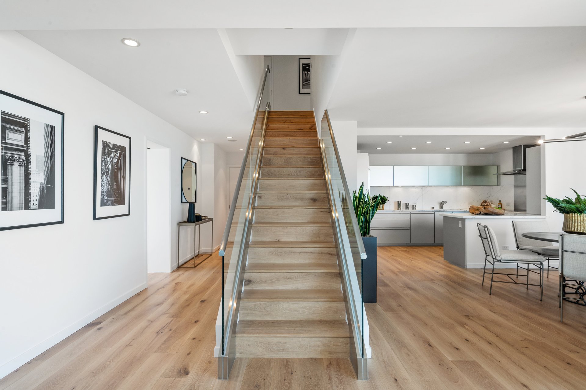 3-Bdrm View Apartment at 1080 Chestnut